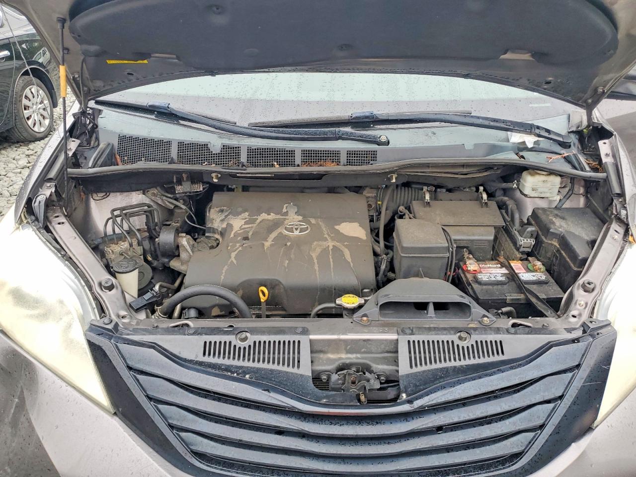 2012 Toyota Sienna Base 7-passenger Gray vin: 5TDZK3DC2CS244905
