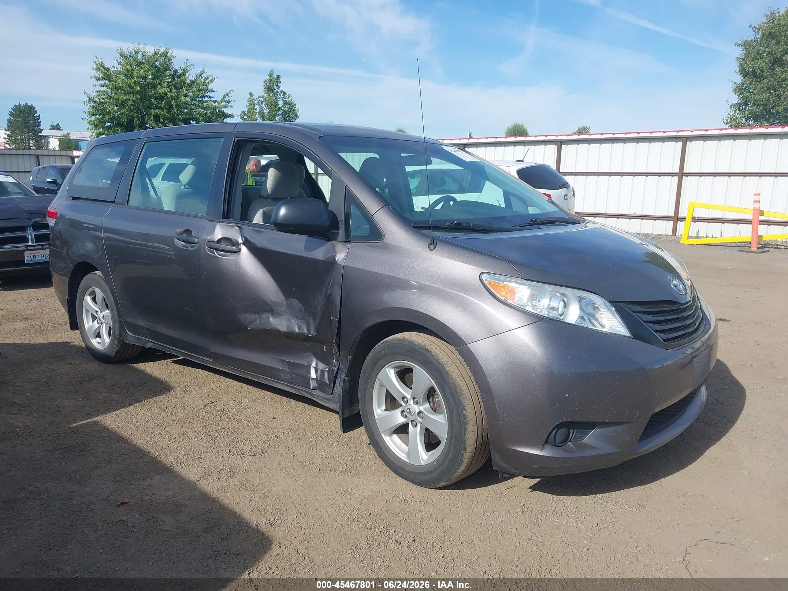 2012 Toyota Sienna Base V6 7 Passenger Серый vin: 5TDZK3DC2CS246301