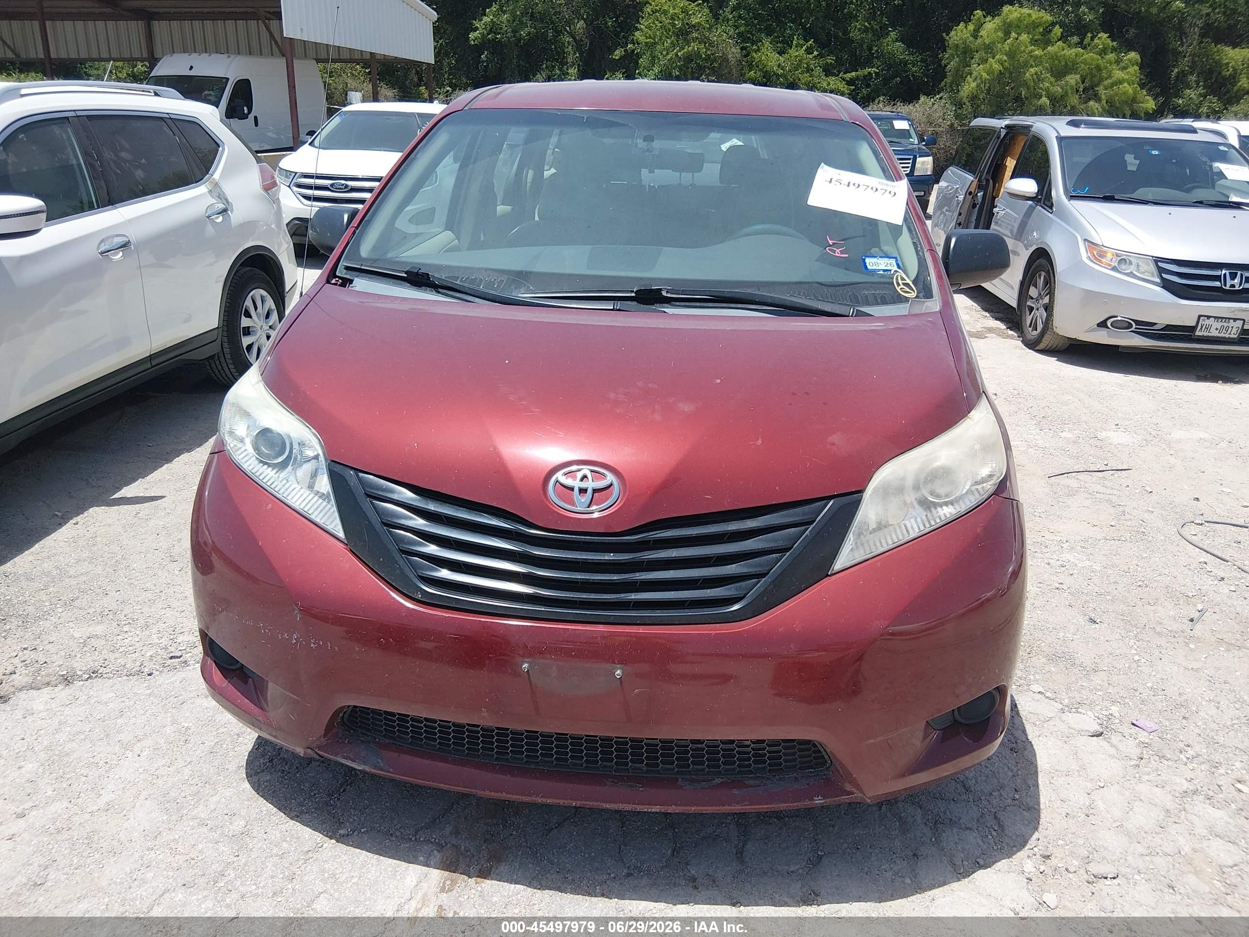 2013 Toyota Sienna L V6 7 Passenger Burgundy vin: 5TDZK3DC2DS281602
