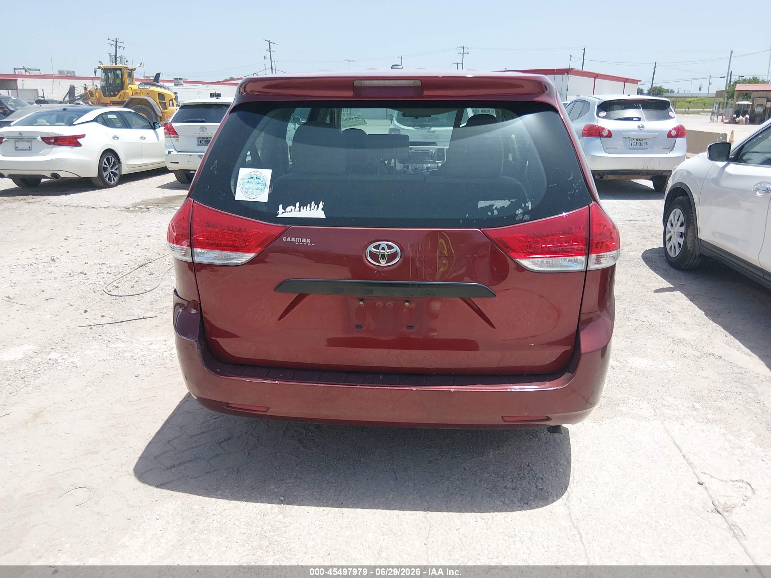 2013 Toyota Sienna L V6 7 Passenger Burgundy vin: 5TDZK3DC2DS281602