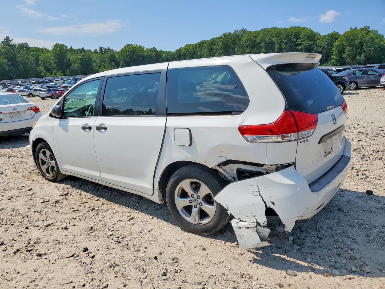 2014 Toyota Sienna L 7-passenger White vin: 5TDZK3DC2ES451989