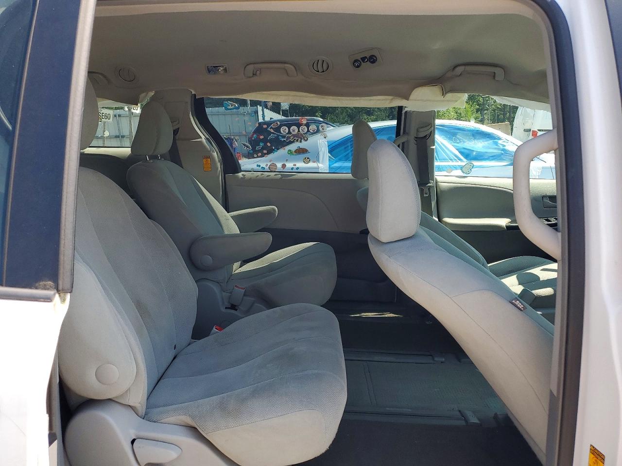 2014 Toyota Sienna L 7-passenger White vin: 5TDZK3DC2ES451989
