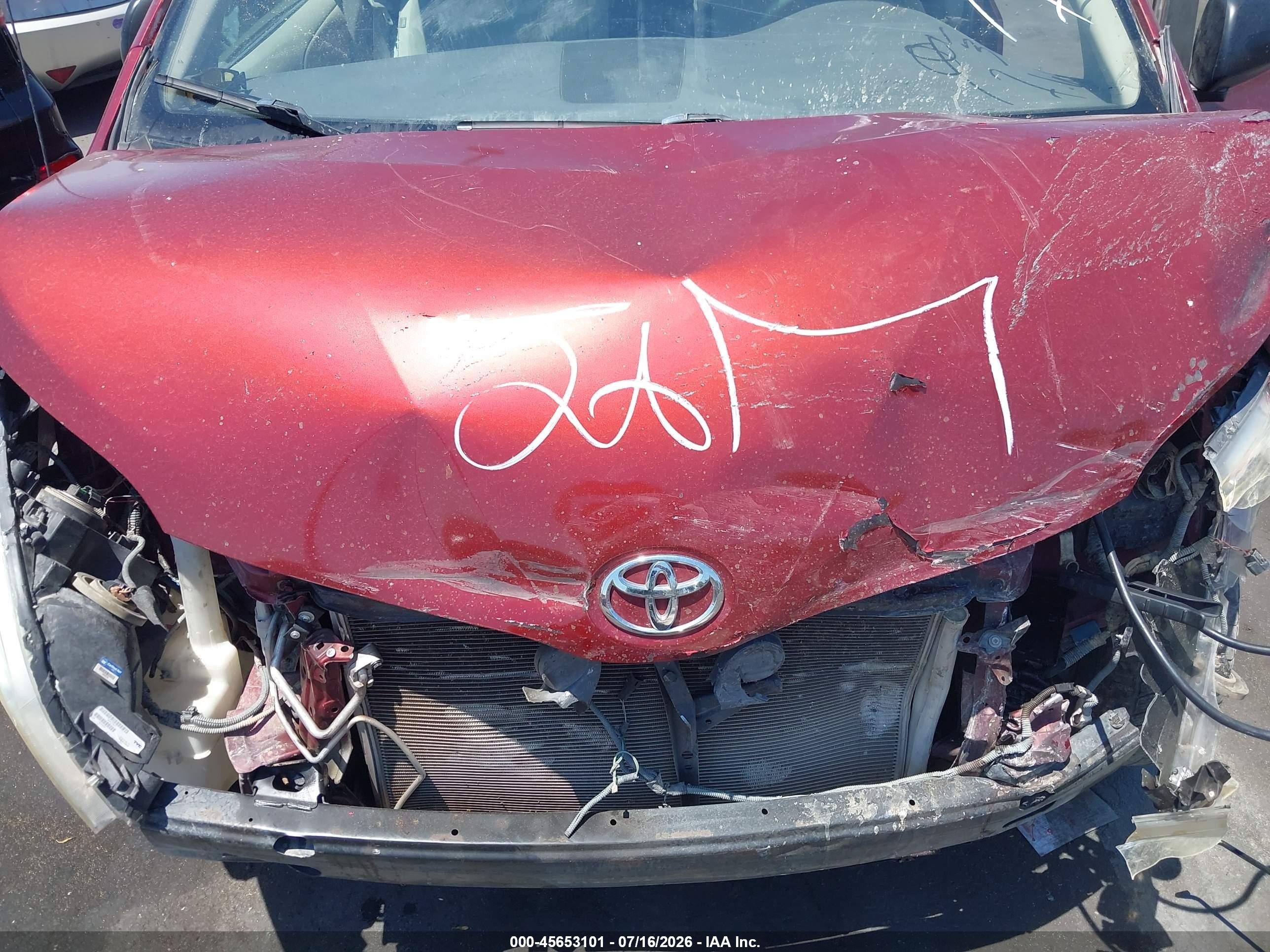 2014 Toyota Sienna L V6 7 Passenger Red vin: 5TDZK3DC2ES463690