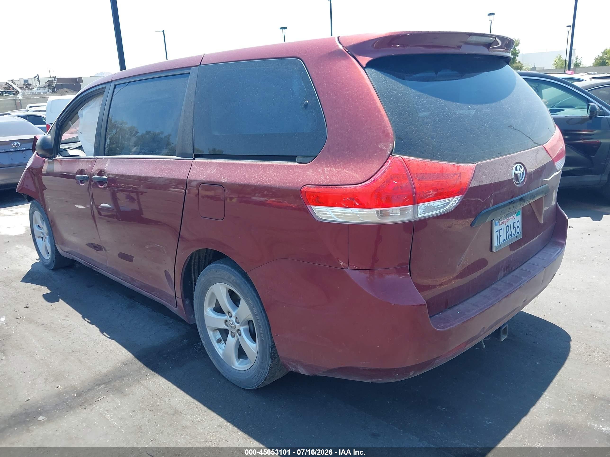 2014 Toyota Sienna L V6 7 Passenger Red vin: 5TDZK3DC2ES463690
