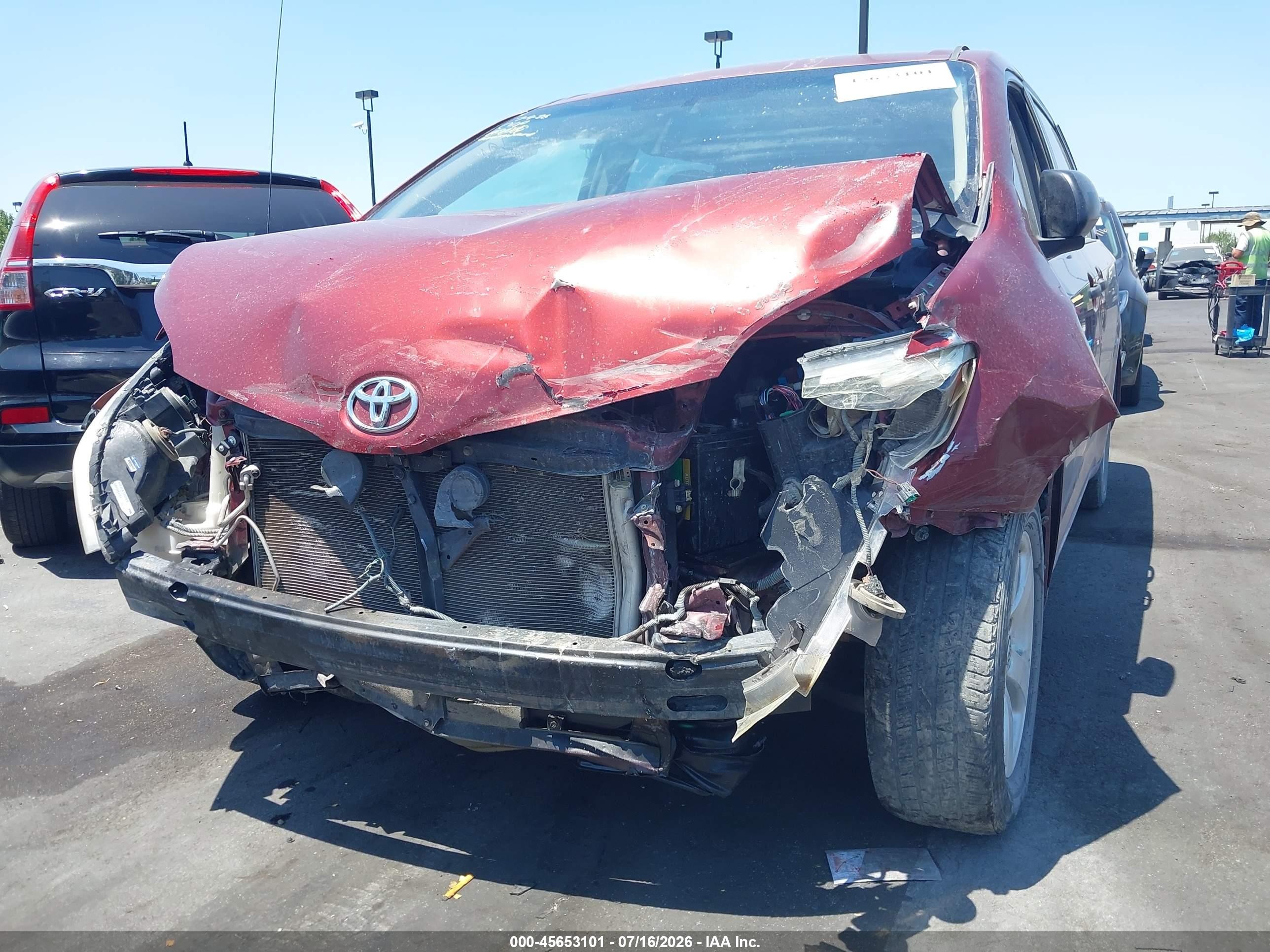 2014 Toyota Sienna L V6 7 Passenger Red vin: 5TDZK3DC2ES463690