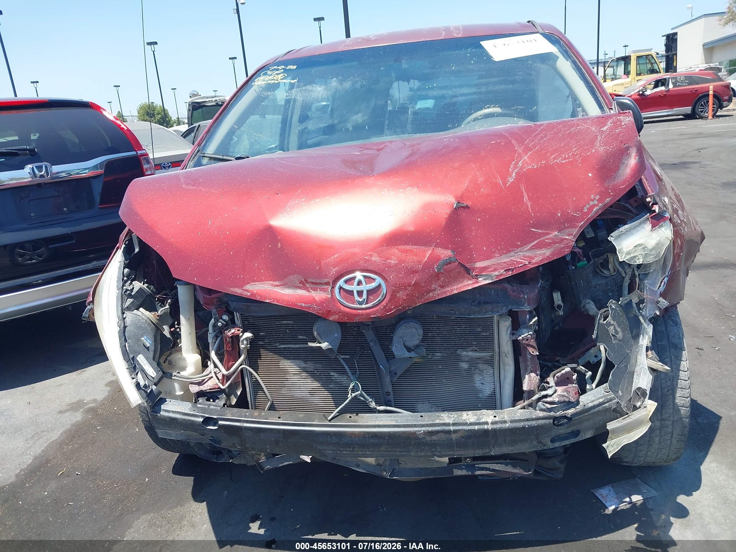2014 Toyota Sienna L V6 7 Passenger Red vin: 5TDZK3DC2ES463690