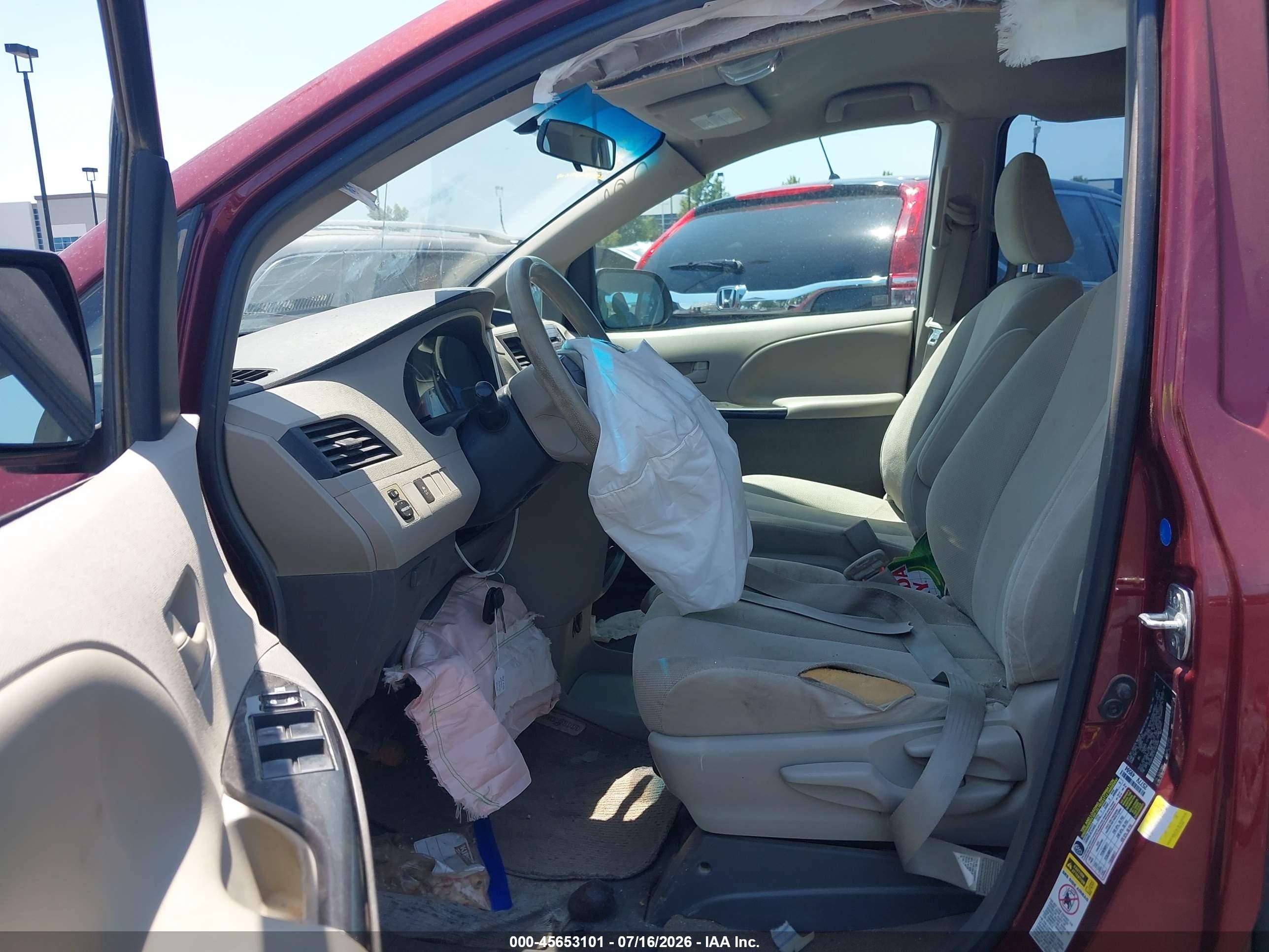 2014 Toyota Sienna L V6 7 Passenger Red vin: 5TDZK3DC2ES463690