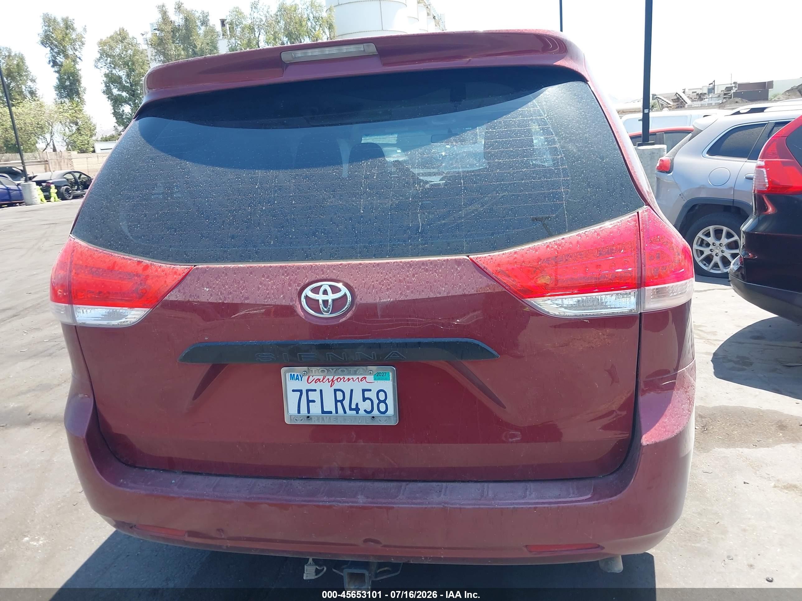 2014 Toyota Sienna L V6 7 Passenger Red vin: 5TDZK3DC2ES463690