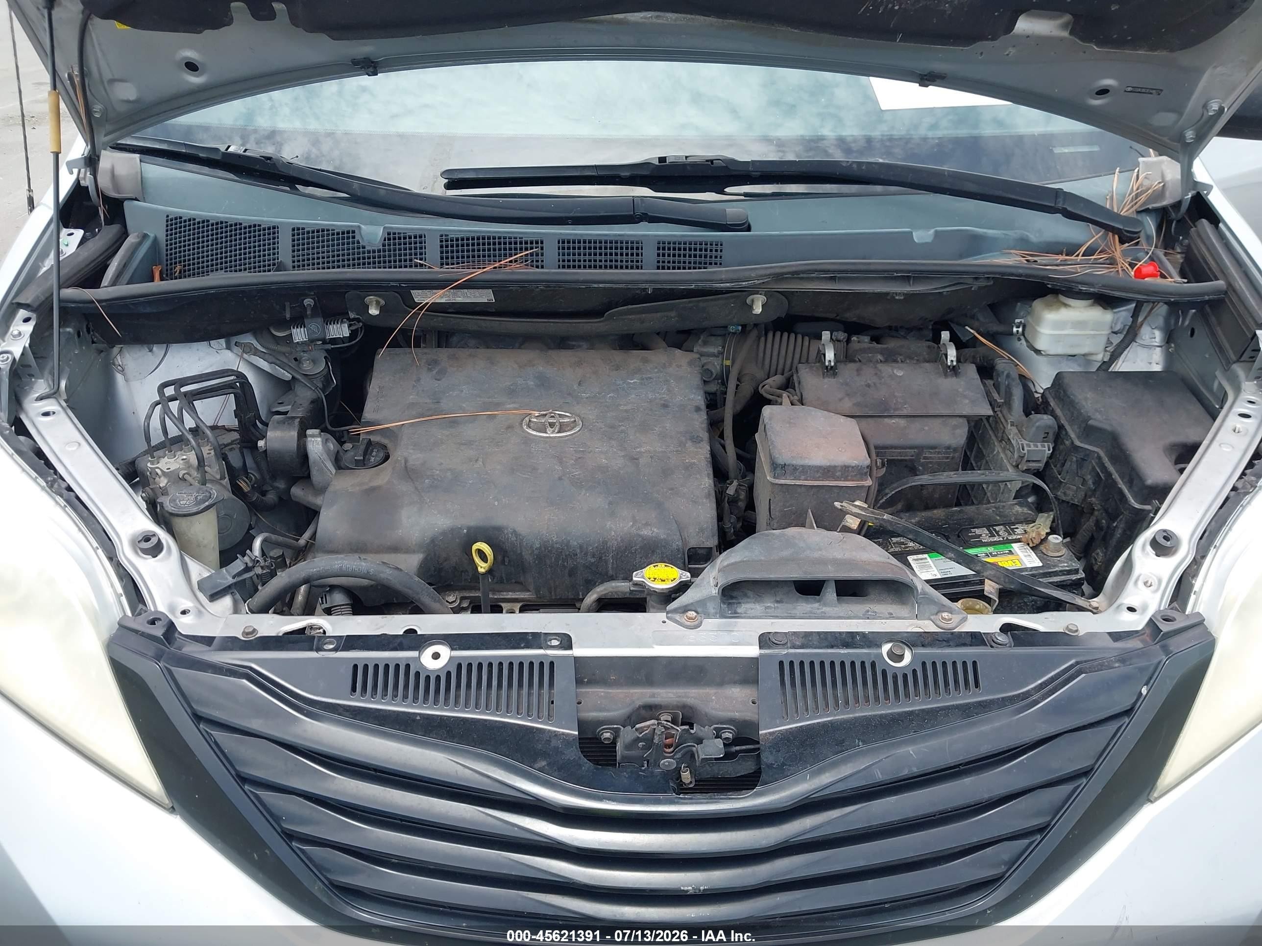 2014 Toyota Sienna L V6 7 Passenger Серебряный vin: 5TDZK3DC2ES486774