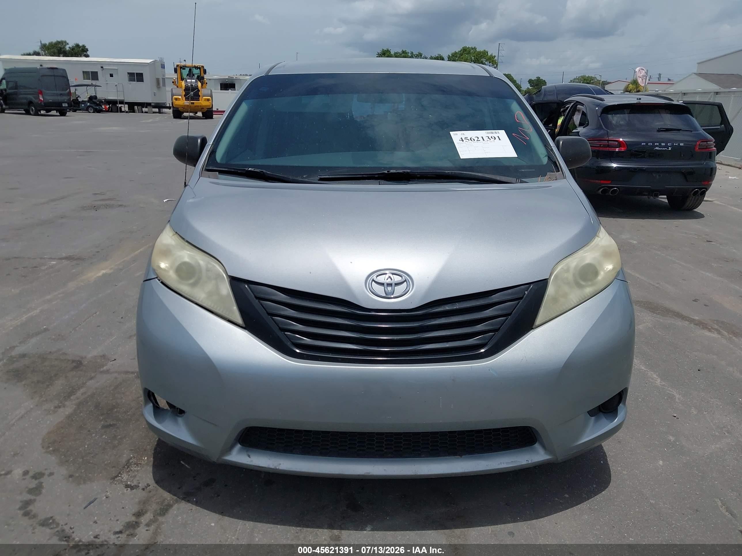 2014 Toyota Sienna L V6 7 Passenger Серебряный vin: 5TDZK3DC2ES486774