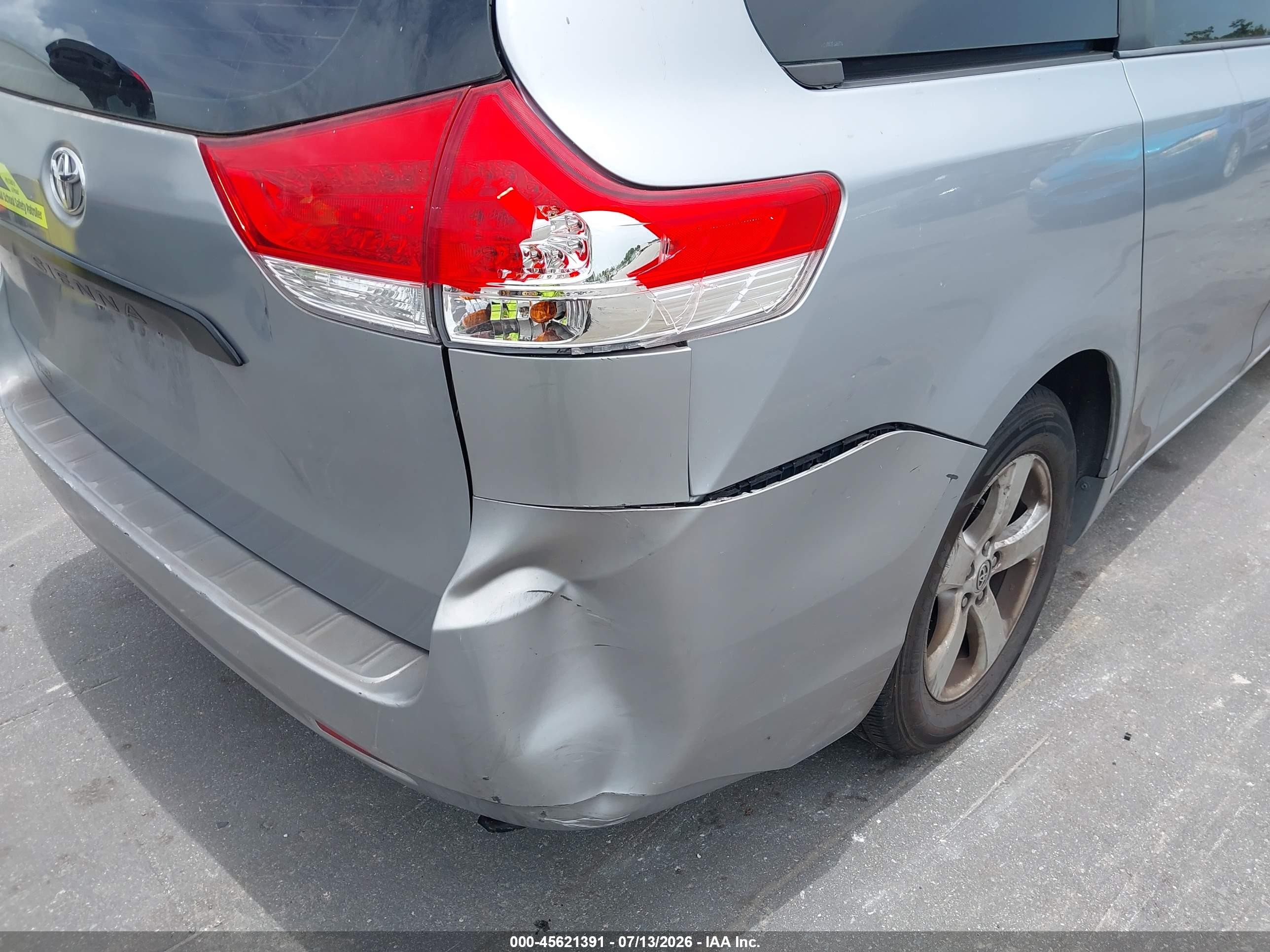 2014 Toyota Sienna L V6 7 Passenger Серебряный vin: 5TDZK3DC2ES486774