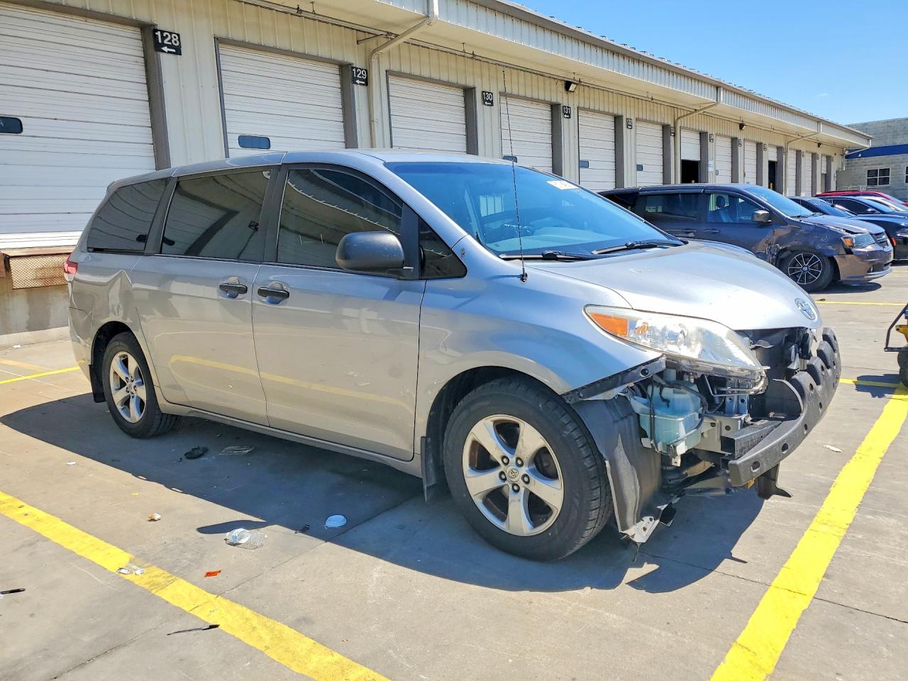 2014 Toyota Sienna L 7-passenger Blue vin: 5TDZK3DC2ES502620