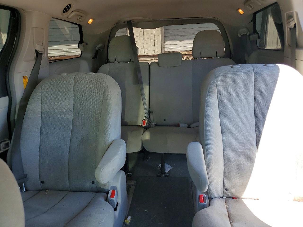 2014 Toyota Sienna L 7-passenger Blue vin: 5TDZK3DC2ES502620