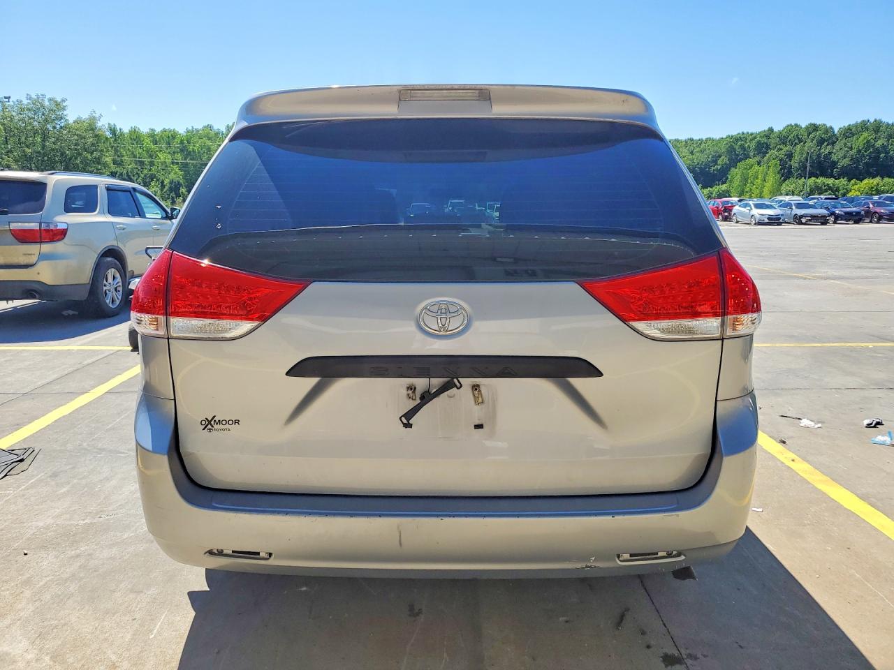 2014 Toyota Sienna L 7-passenger Blue vin: 5TDZK3DC2ES502620