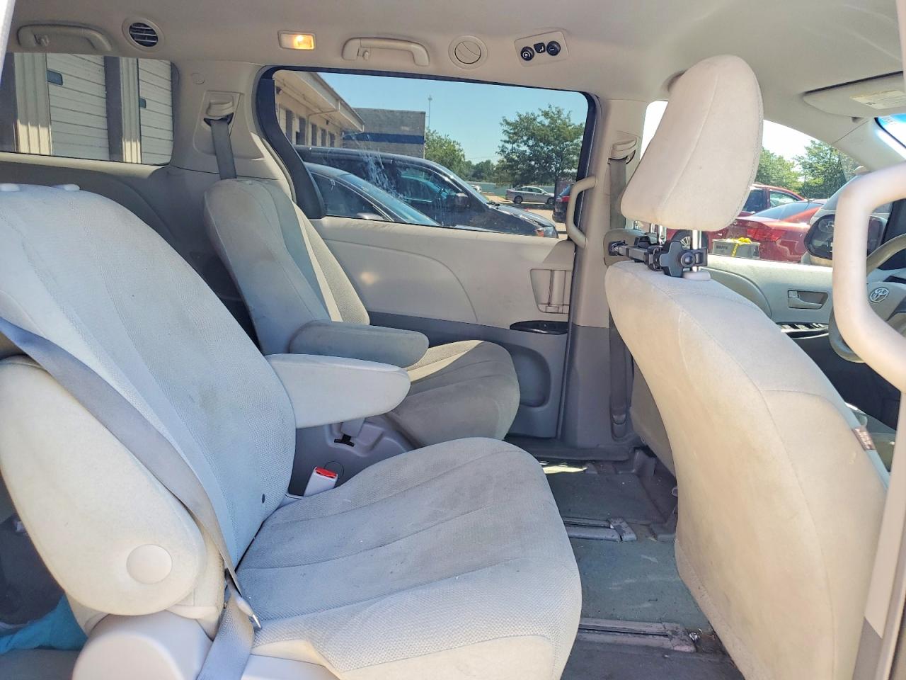 2014 Toyota Sienna L 7-passenger Blue vin: 5TDZK3DC2ES502620
