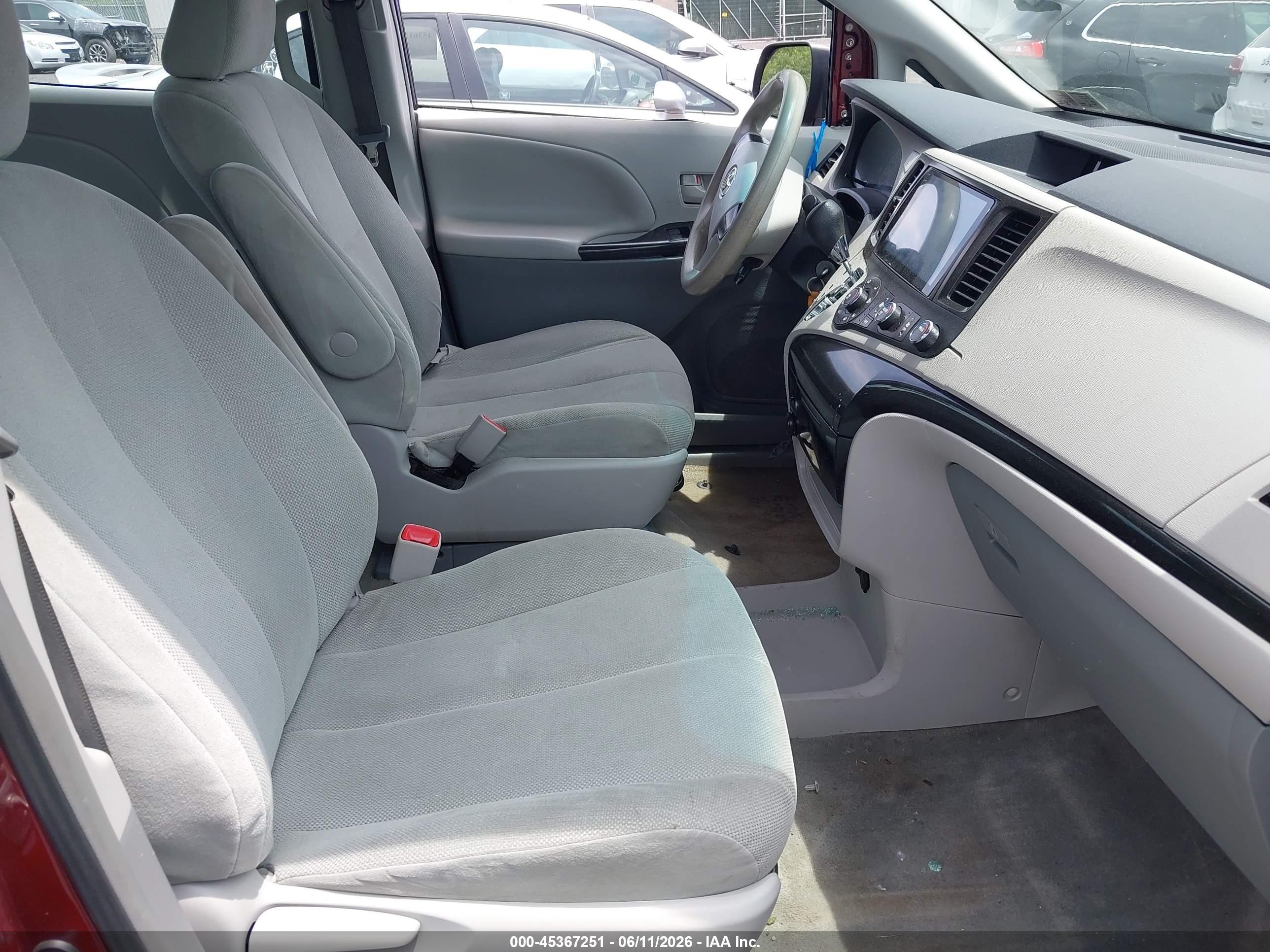 2014 Toyota Sienna L V6 7 Passenger Red vin: 5TDZK3DC2ES505680