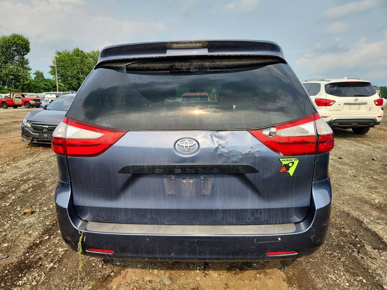 2015 Toyota Sienna L 7-passenger Blue vin: 5TDZK3DC2FS528684