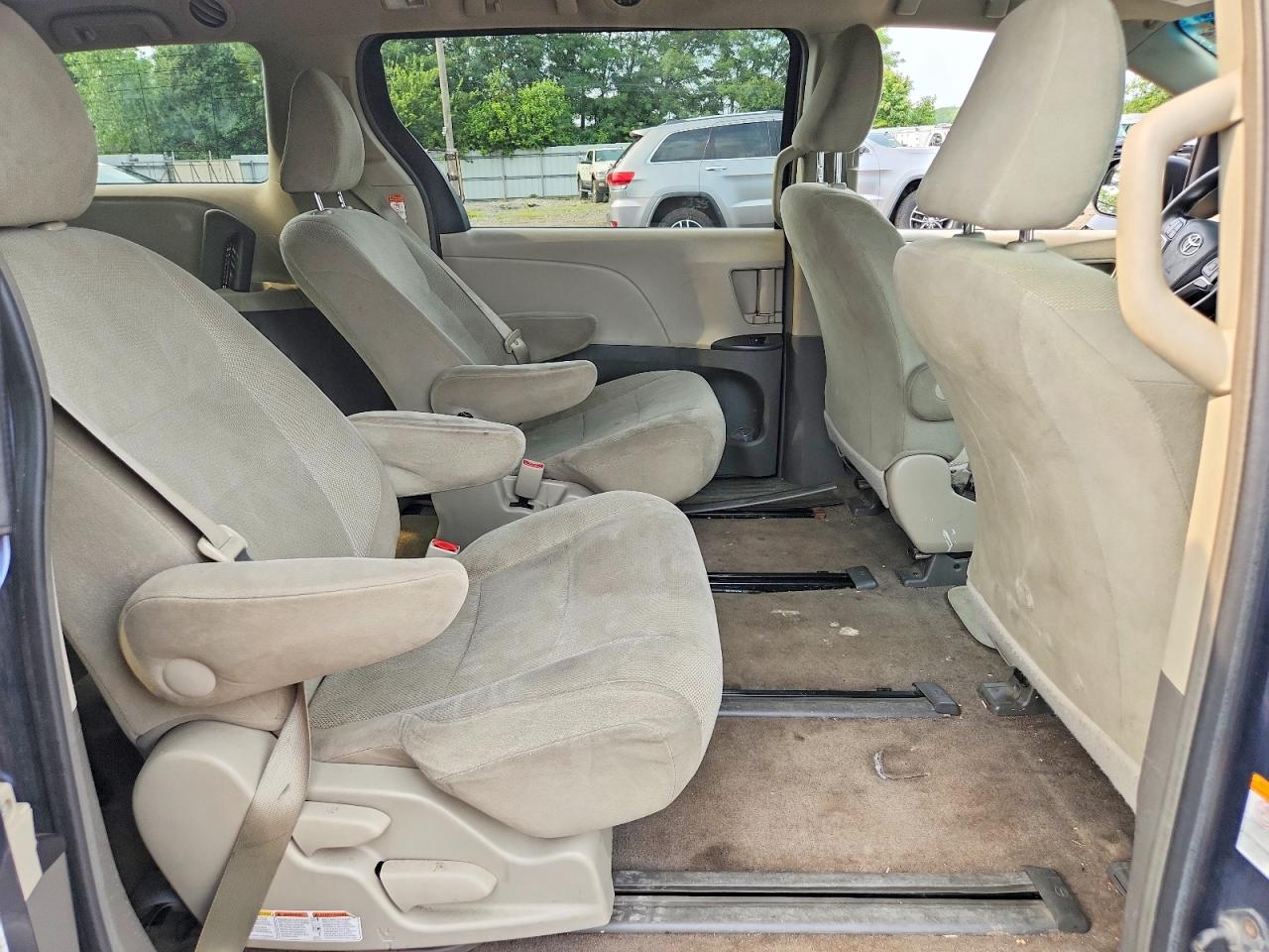 2015 Toyota Sienna L 7-passenger Blue vin: 5TDZK3DC2FS528684