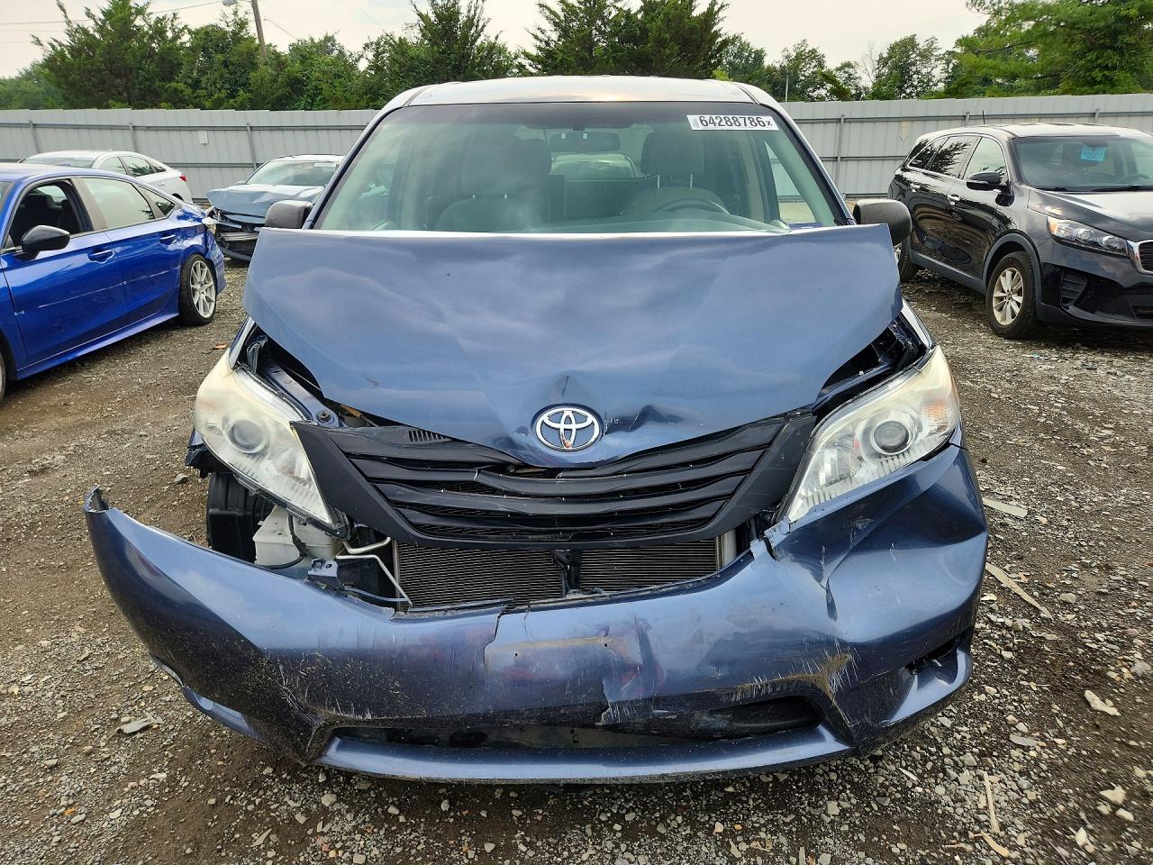 2015 Toyota Sienna L 7-passenger Blue vin: 5TDZK3DC2FS528684