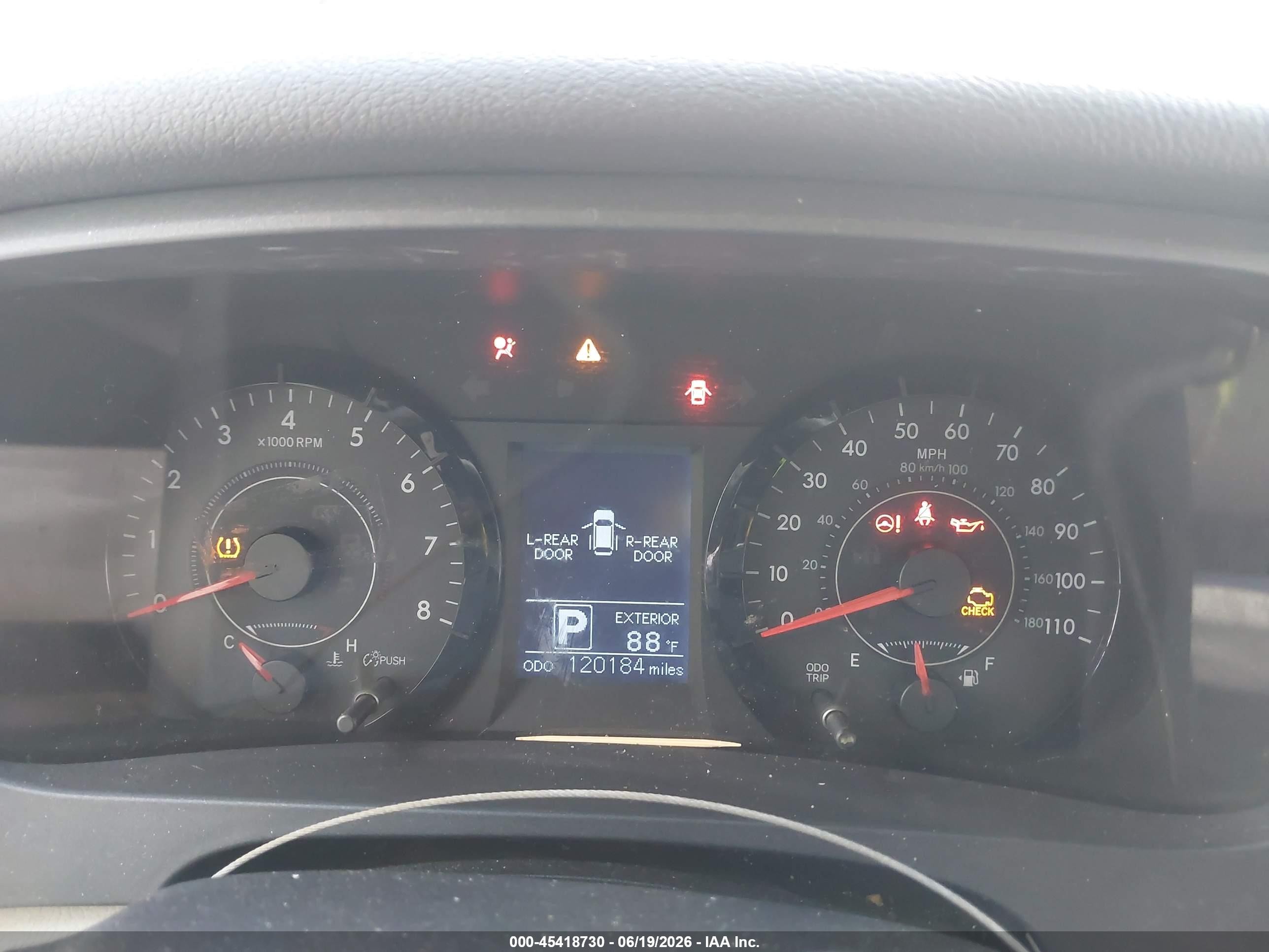 2015 Toyota Sienna L 7 Passenger Red vin: 5TDZK3DC2FS586097