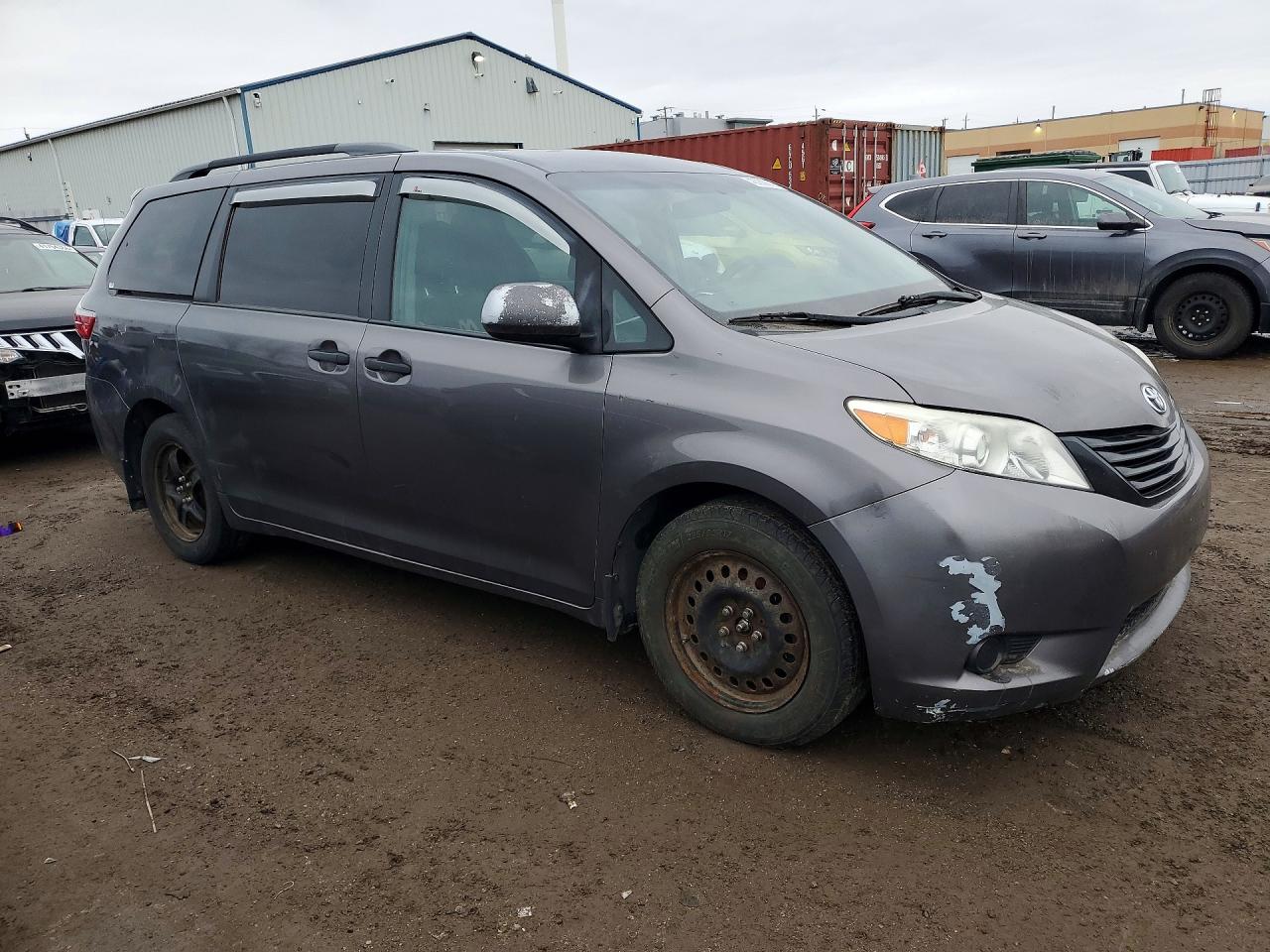 2015 Toyota Sienna L 7-passenger Gray vin: 5TDZK3DC2FS614593