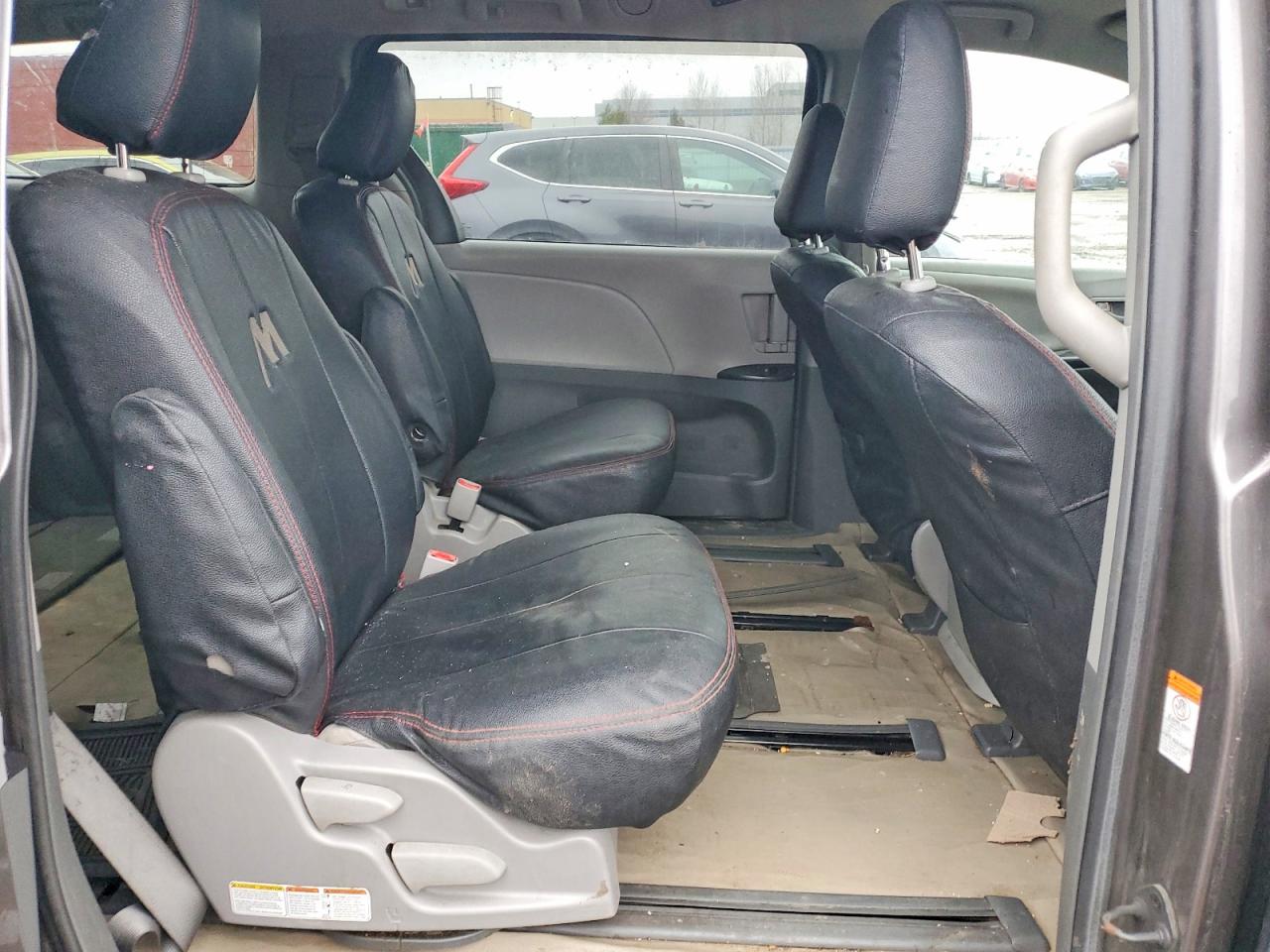 2015 Toyota Sienna L 7-passenger Gray vin: 5TDZK3DC2FS614593