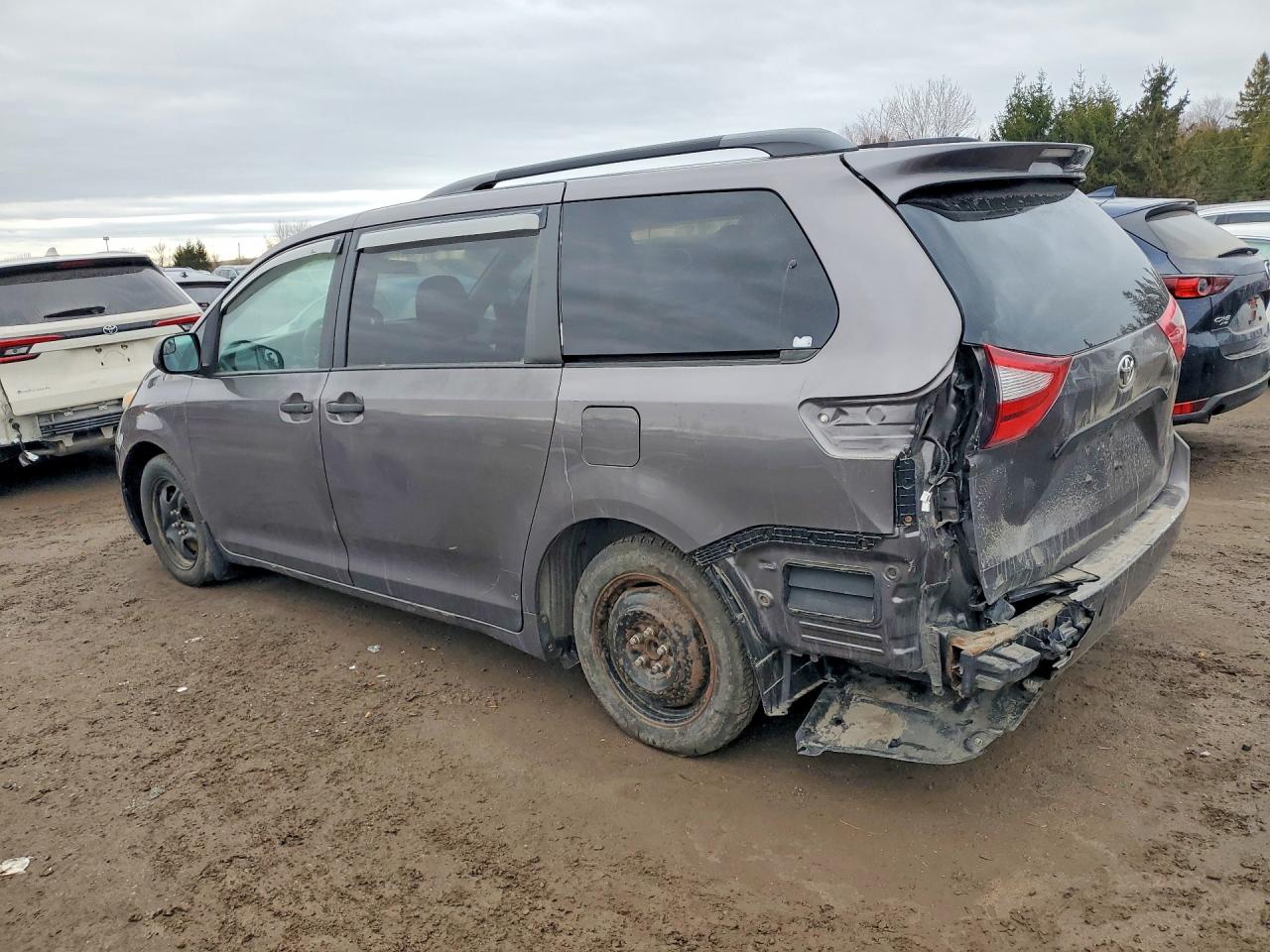 2015 Toyota Sienna L 7-passenger Gray vin: 5TDZK3DC2FS614593