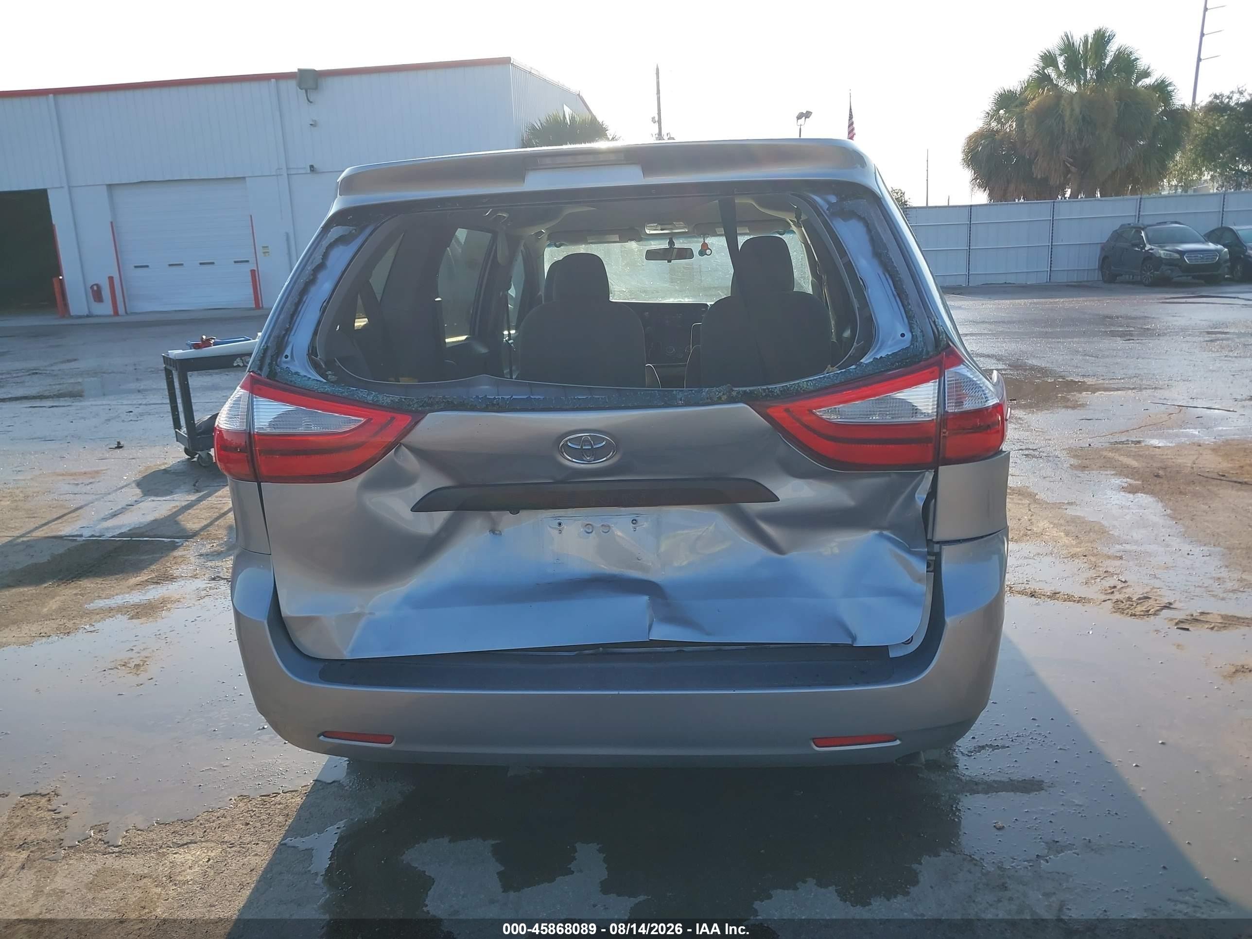 2015 Toyota Sienna L 7 Passenger Синий vin: 5TDZK3DC2FS660697