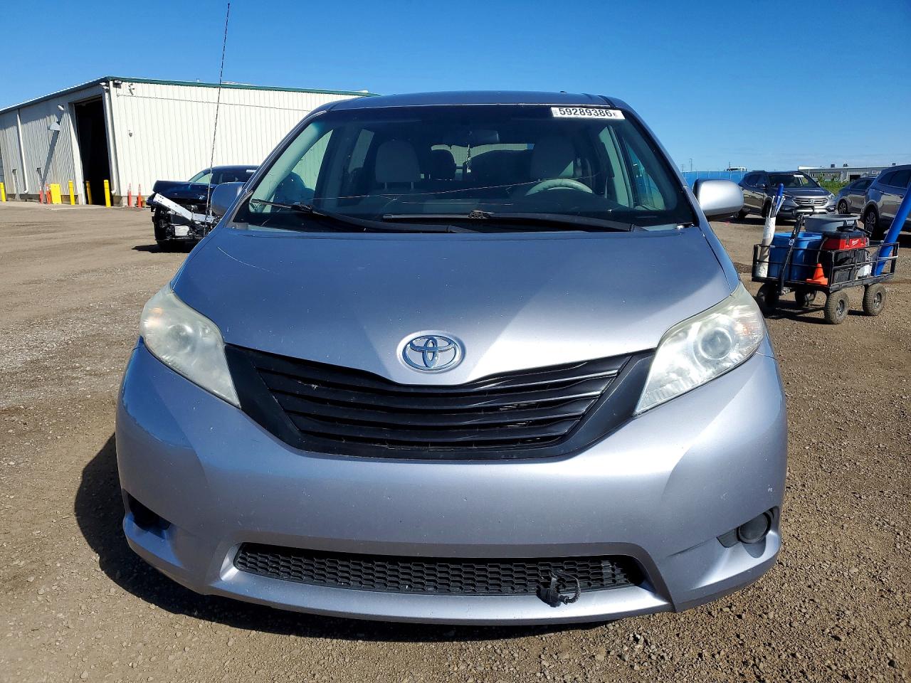 2012 Toyota Sienna Base 7-passenger Silver vin: 5TDZK3DC3CS182754