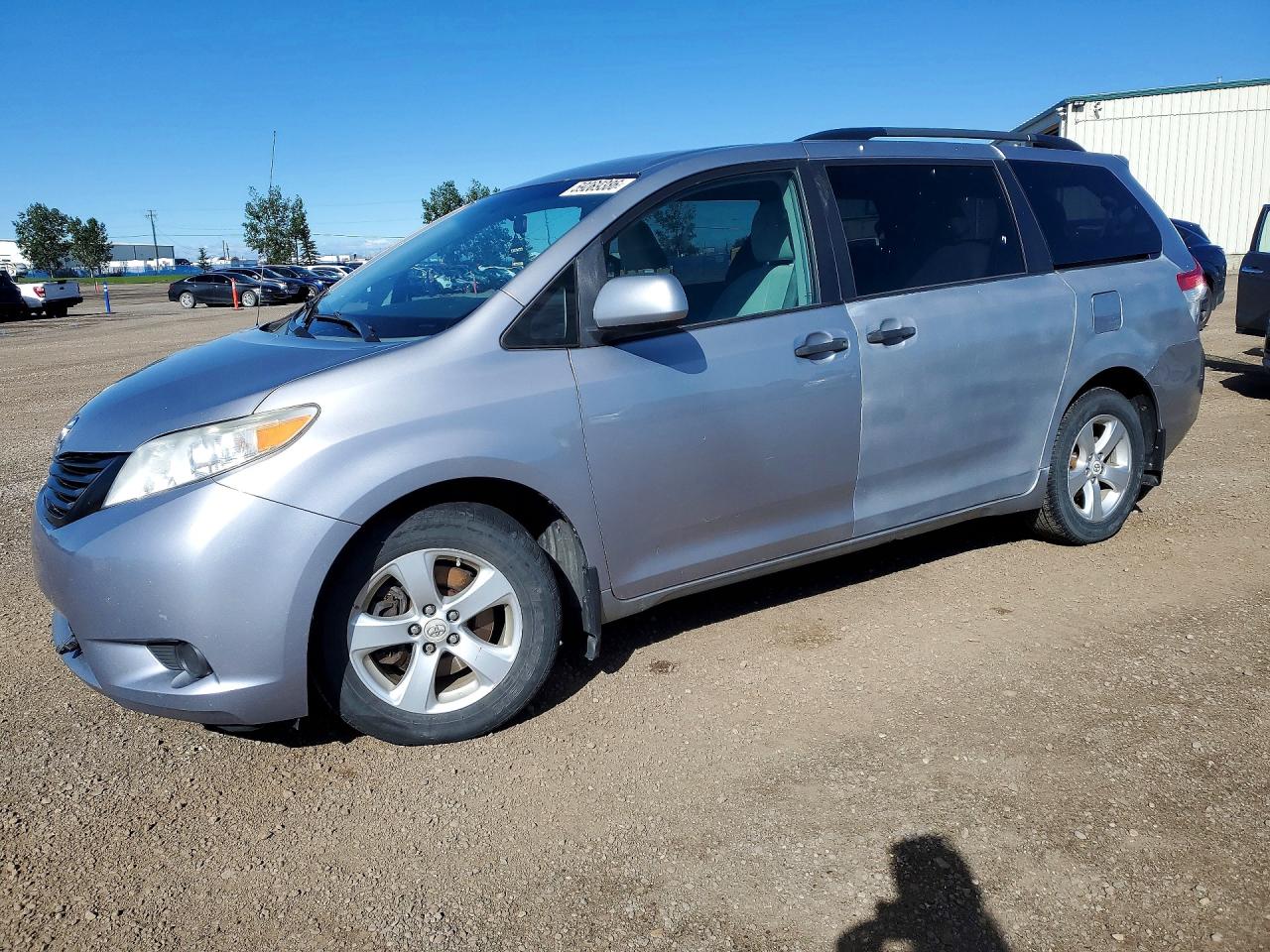 2012 Toyota Sienna Base 7-passenger Silver vin: 5TDZK3DC3CS182754
