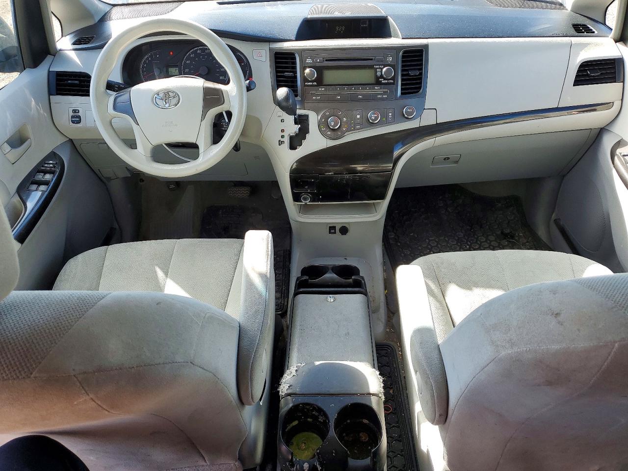 2012 Toyota Sienna Base 7-passenger Silver vin: 5TDZK3DC3CS182754