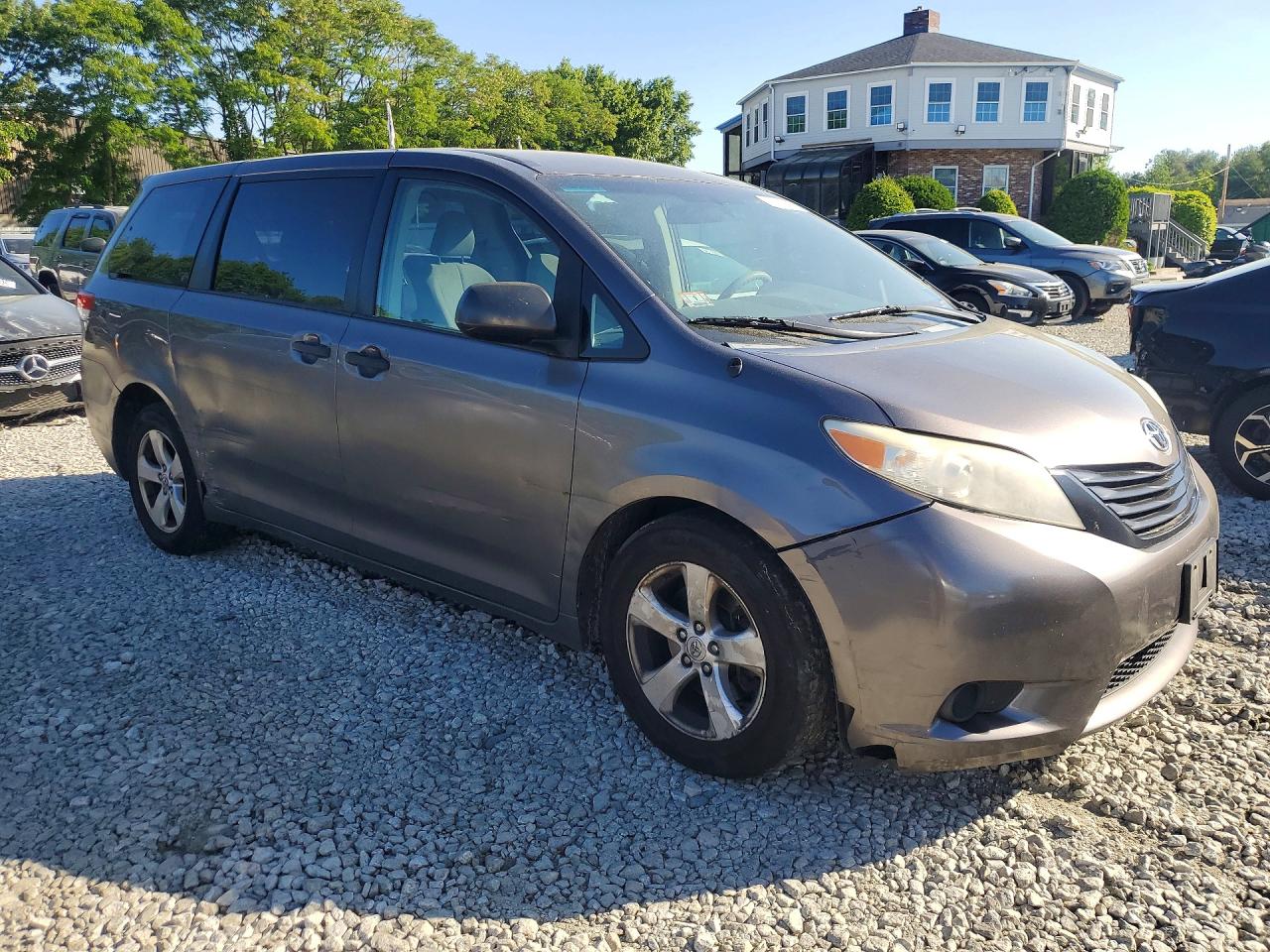 2012 Toyota Sienna Base 7-passenger Gray vin: 5TDZK3DC3CS216739