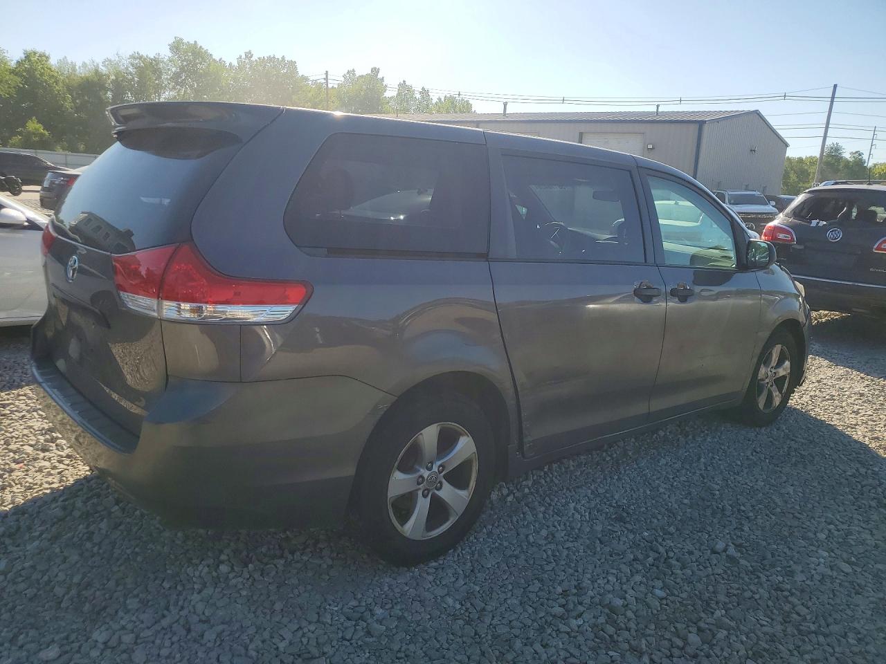 2012 Toyota Sienna Base 7-passenger Gray vin: 5TDZK3DC3CS216739