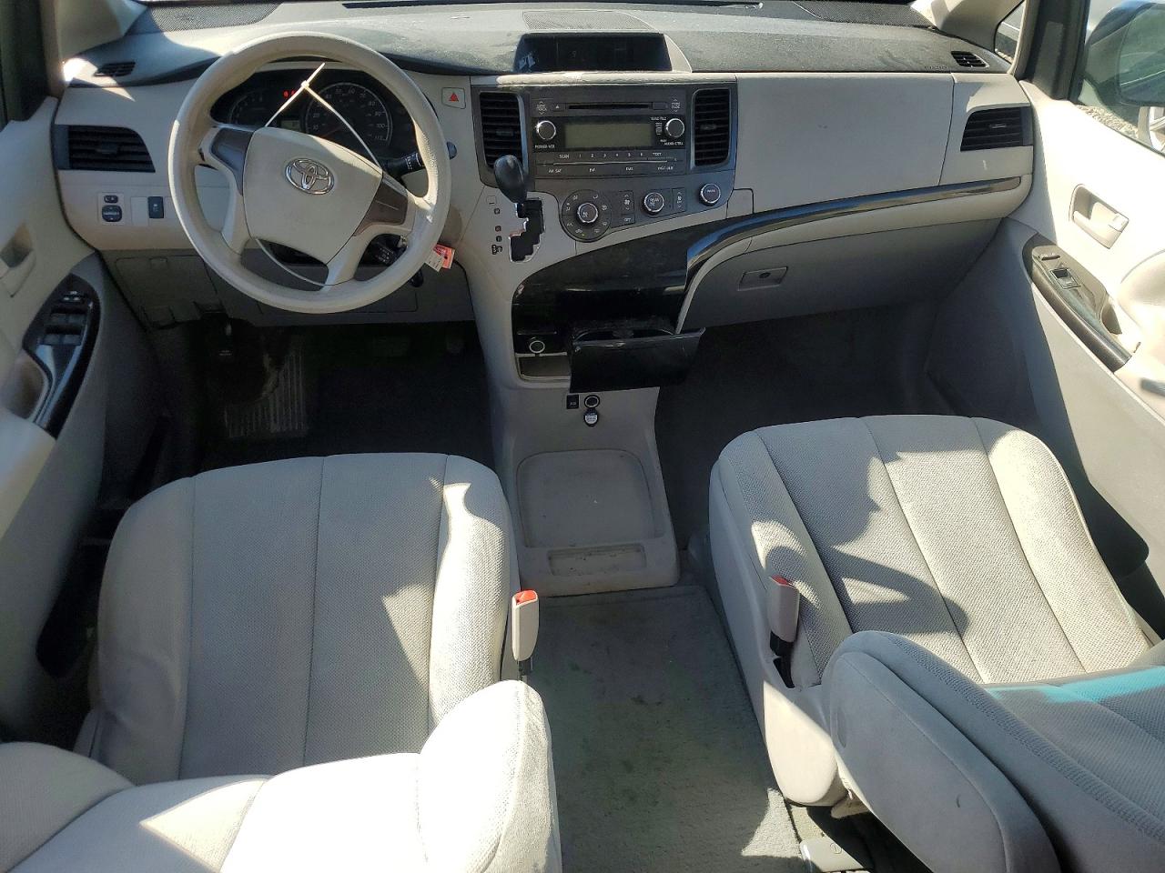 2012 Toyota Sienna Base 7-passenger Gray vin: 5TDZK3DC3CS216739