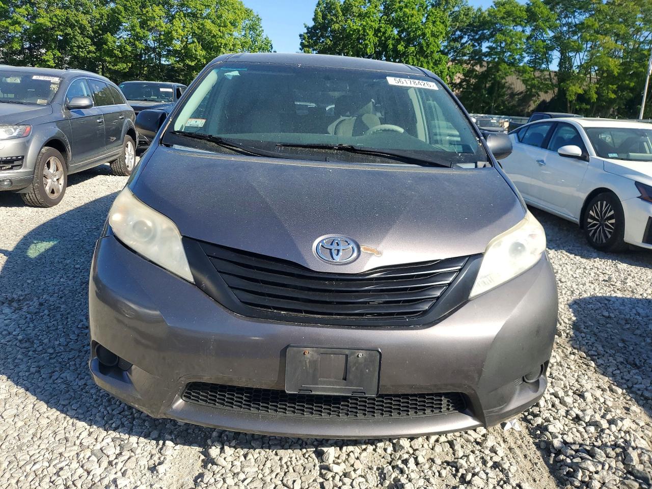 2012 Toyota Sienna Base 7-passenger Gray vin: 5TDZK3DC3CS216739
