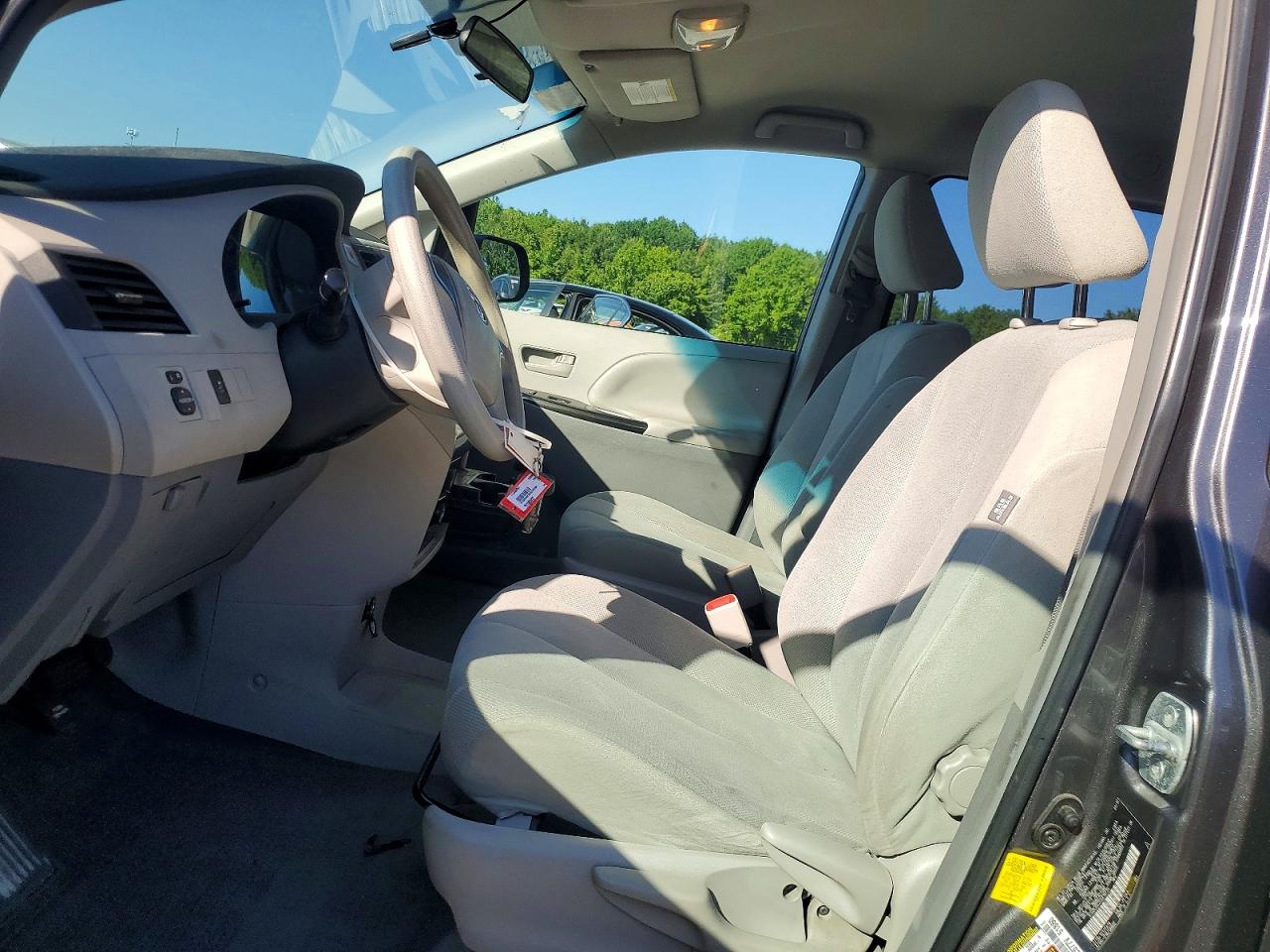 2012 Toyota Sienna Base 7-passenger Gray vin: 5TDZK3DC3CS216739