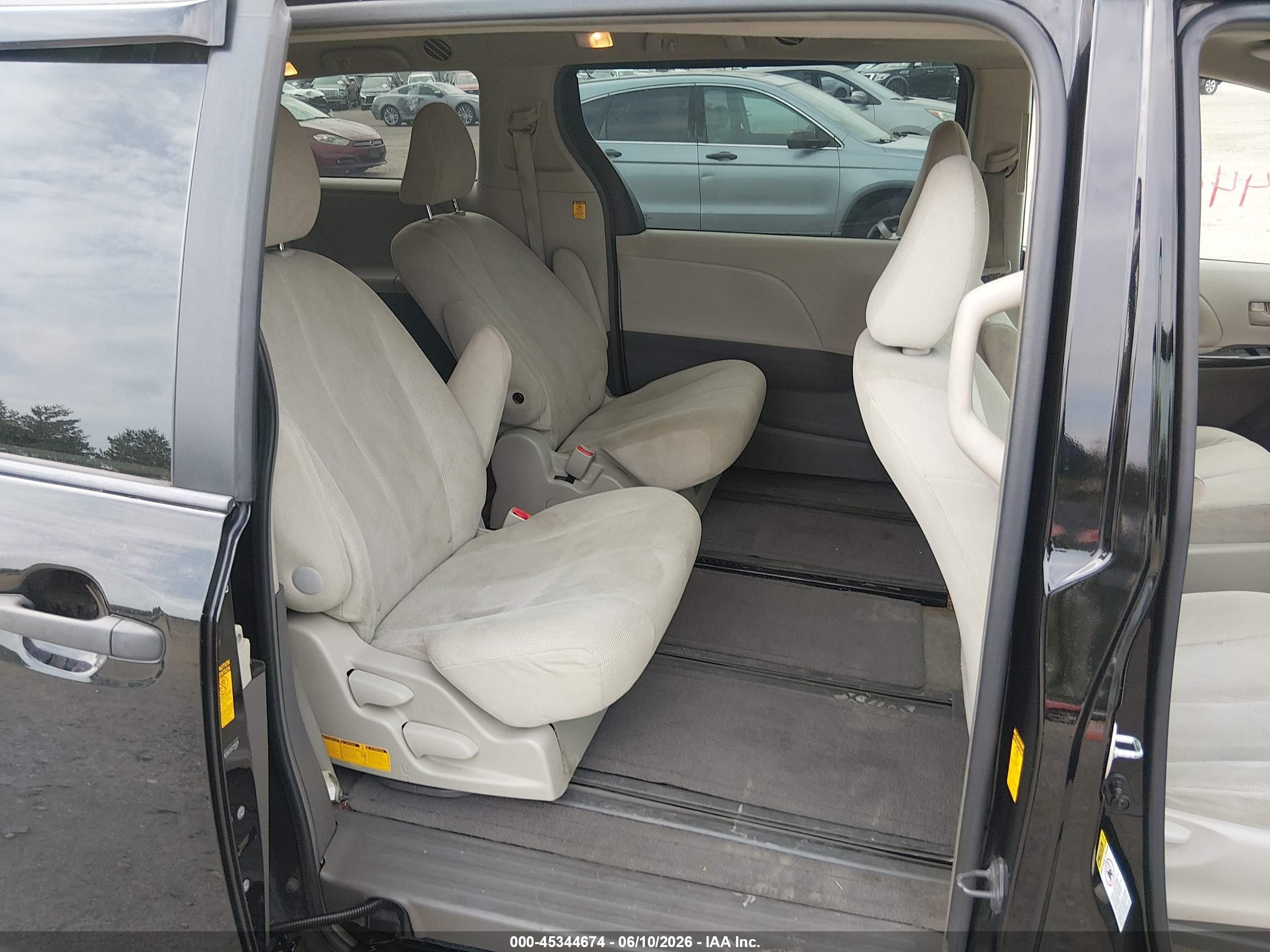 2013 Toyota Sienna L V6 7 Passenger Black vin: 5TDZK3DC3DS291636