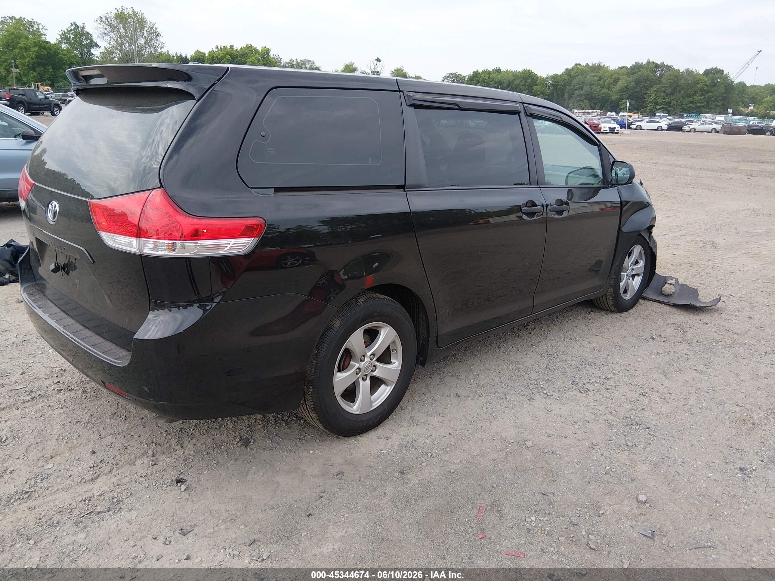 2013 Toyota Sienna L V6 7 Passenger Black vin: 5TDZK3DC3DS291636