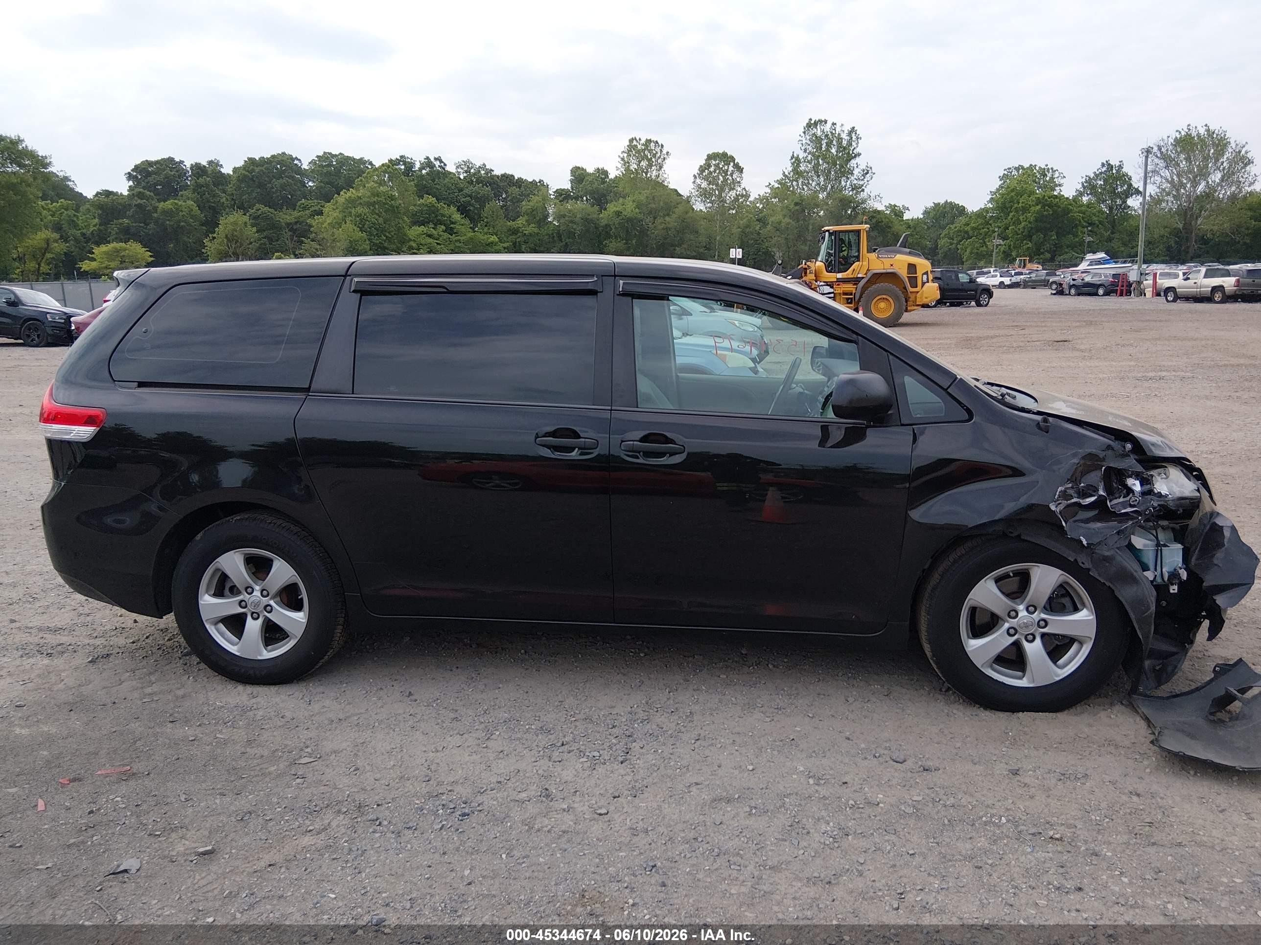 2013 Toyota Sienna L V6 7 Passenger Black vin: 5TDZK3DC3DS291636