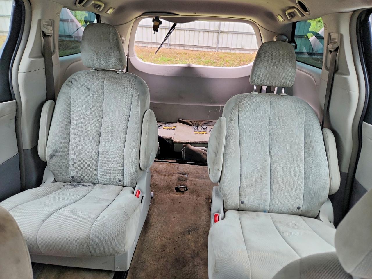 2014 Toyota Sienna L 7-passenger Серый vin: 5TDZK3DC3ES439088