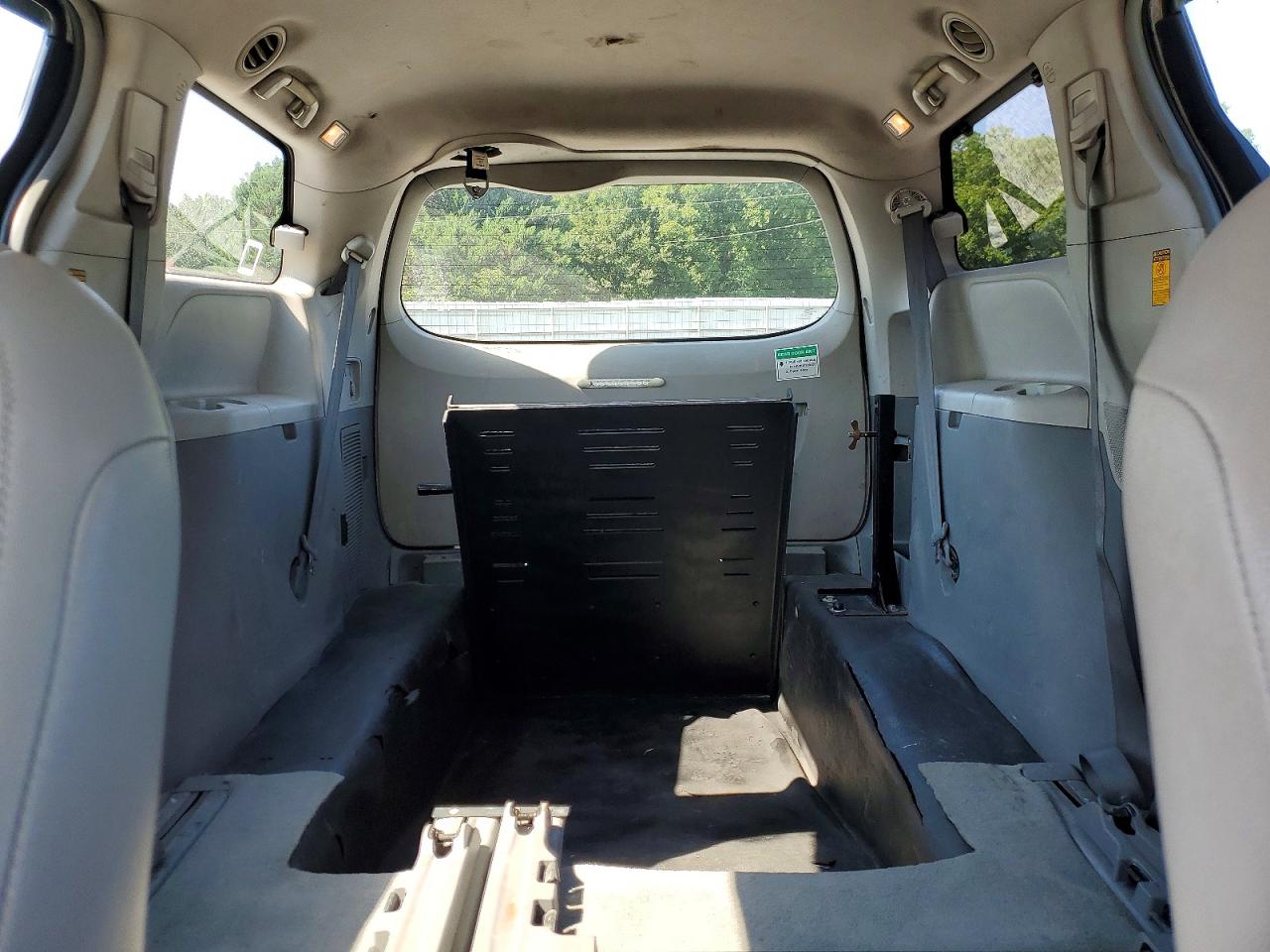 2014 Toyota Sienna L 7-passenger Белый vin: 5TDZK3DC3ES450849