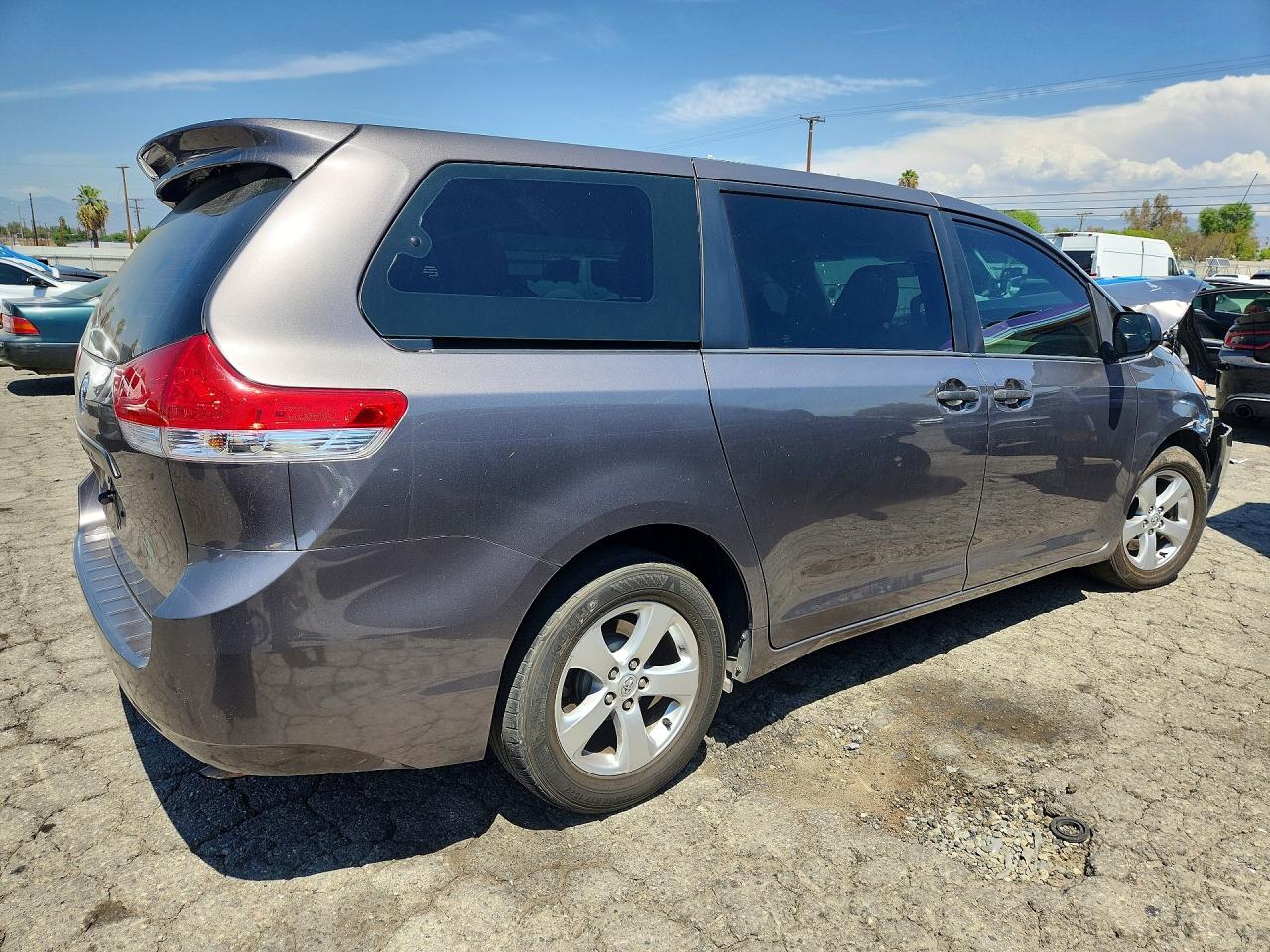 2014 Toyota Sienna L 7-passenger Серый vin: 5TDZK3DC3ES466078