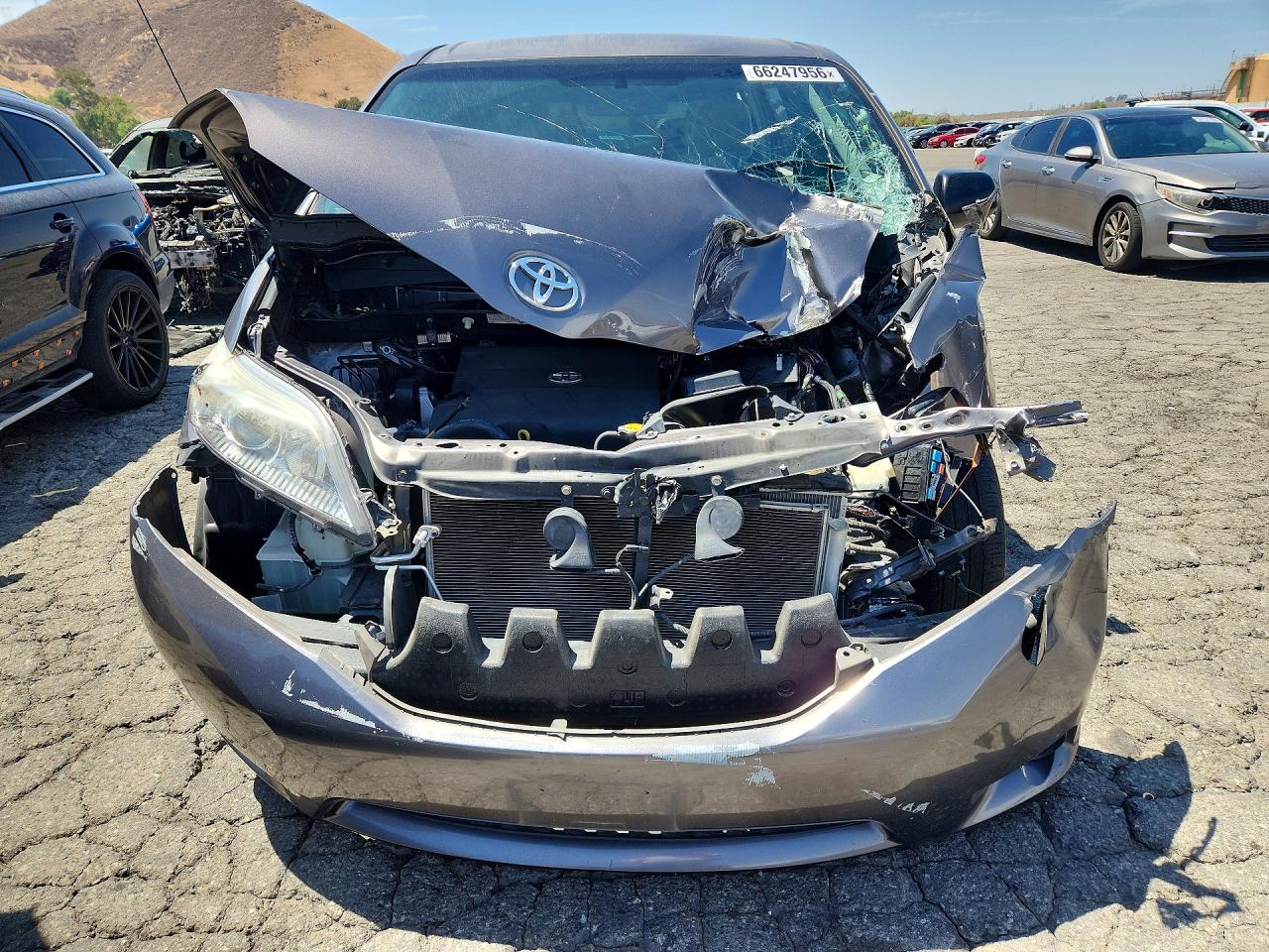 2014 Toyota Sienna L 7-passenger Серый vin: 5TDZK3DC3ES466078