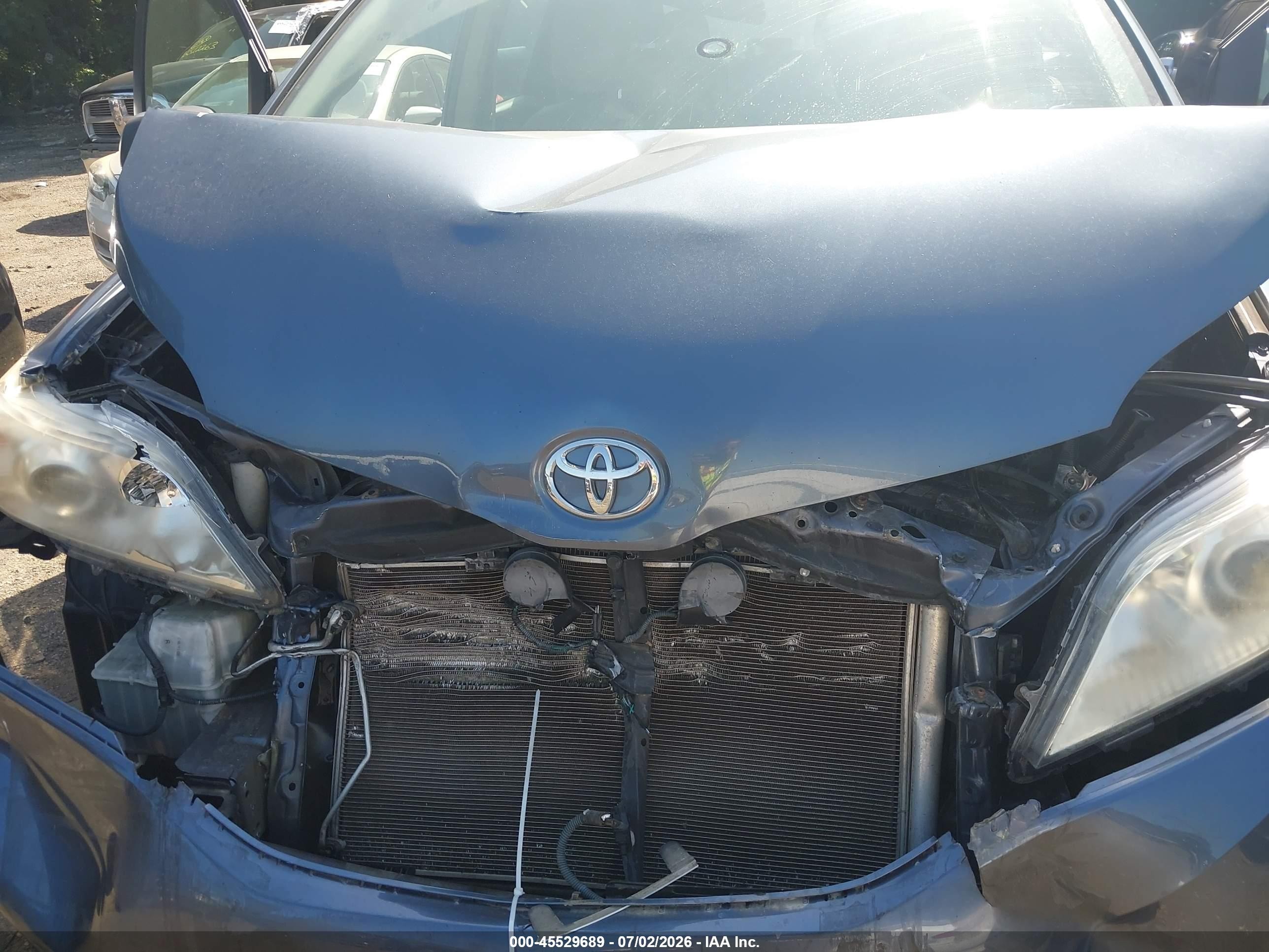 2015 Toyota Sienna L 7 Passenger Синий vin: 5TDZK3DC3FS585962