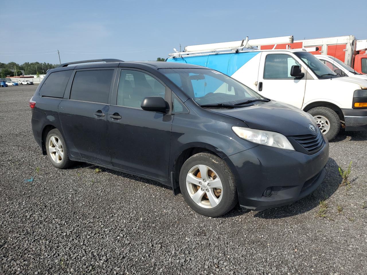 2015 Toyota Sienna L 7-passenger Black vin: 5TDZK3DC3FS629426 Damage: Right Front Fender, Dent(S) W/ Paint Dmg, 1 To 2 Inches
