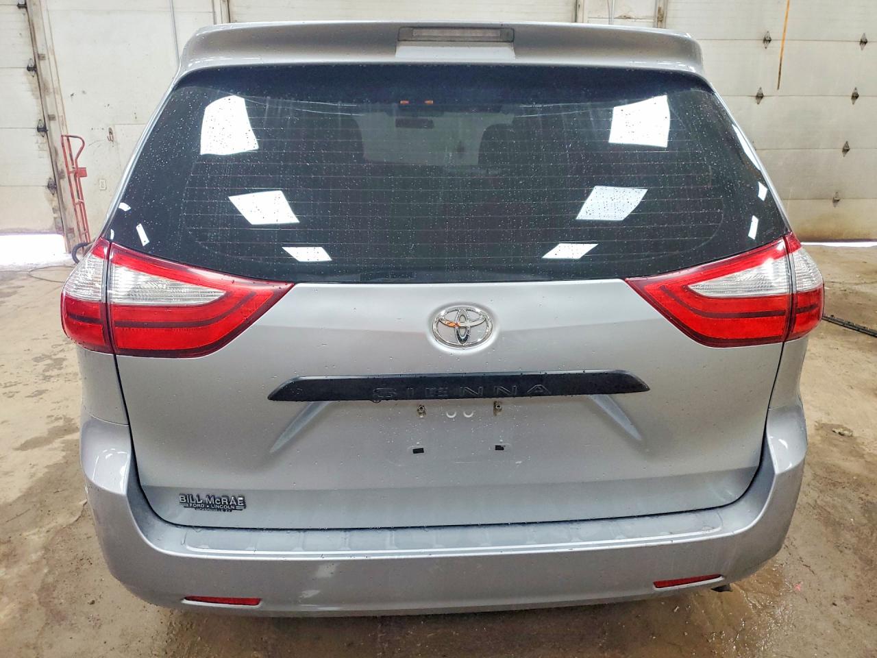 2015 Toyota Sienna L 7-passenger Silver vin: 5TDZK3DC3FS646940