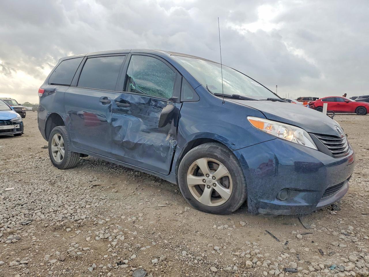 2011 Toyota Sienna Base 7-passenger Blue vin: 5TDZK3DC4BS025040