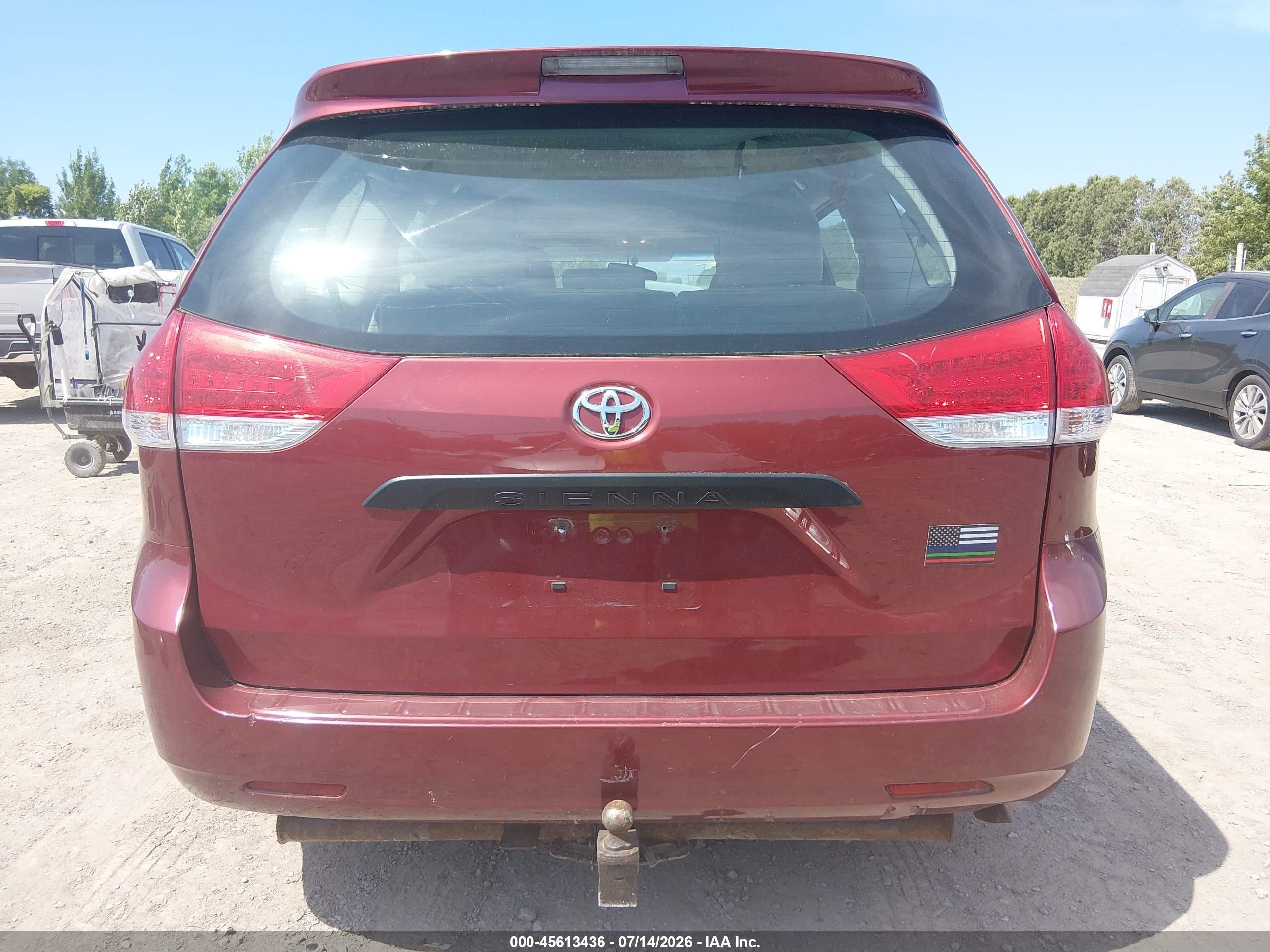 2013 Toyota Sienna L V6 7 Passenger Red vin: 5TDZK3DC4DS282573