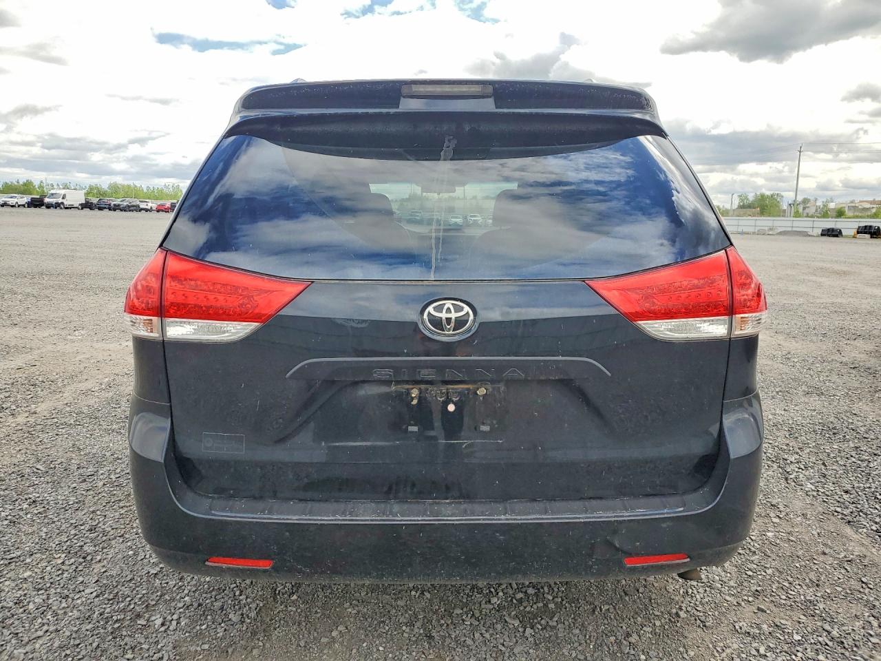2014 Toyota Sienna Черный vin: 5TDZK3DC4ES494472