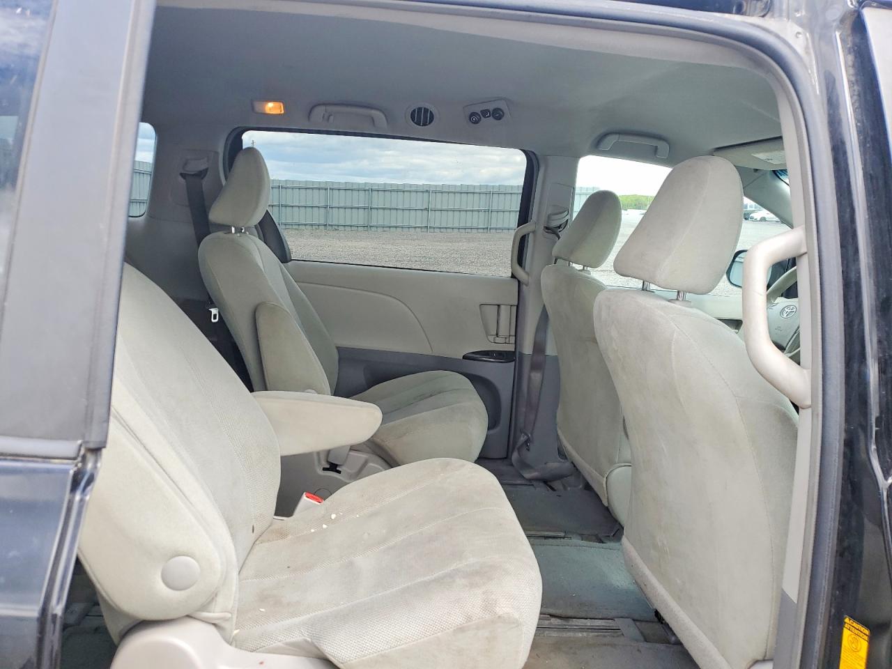 2014 Toyota Sienna Черный vin: 5TDZK3DC4ES494472